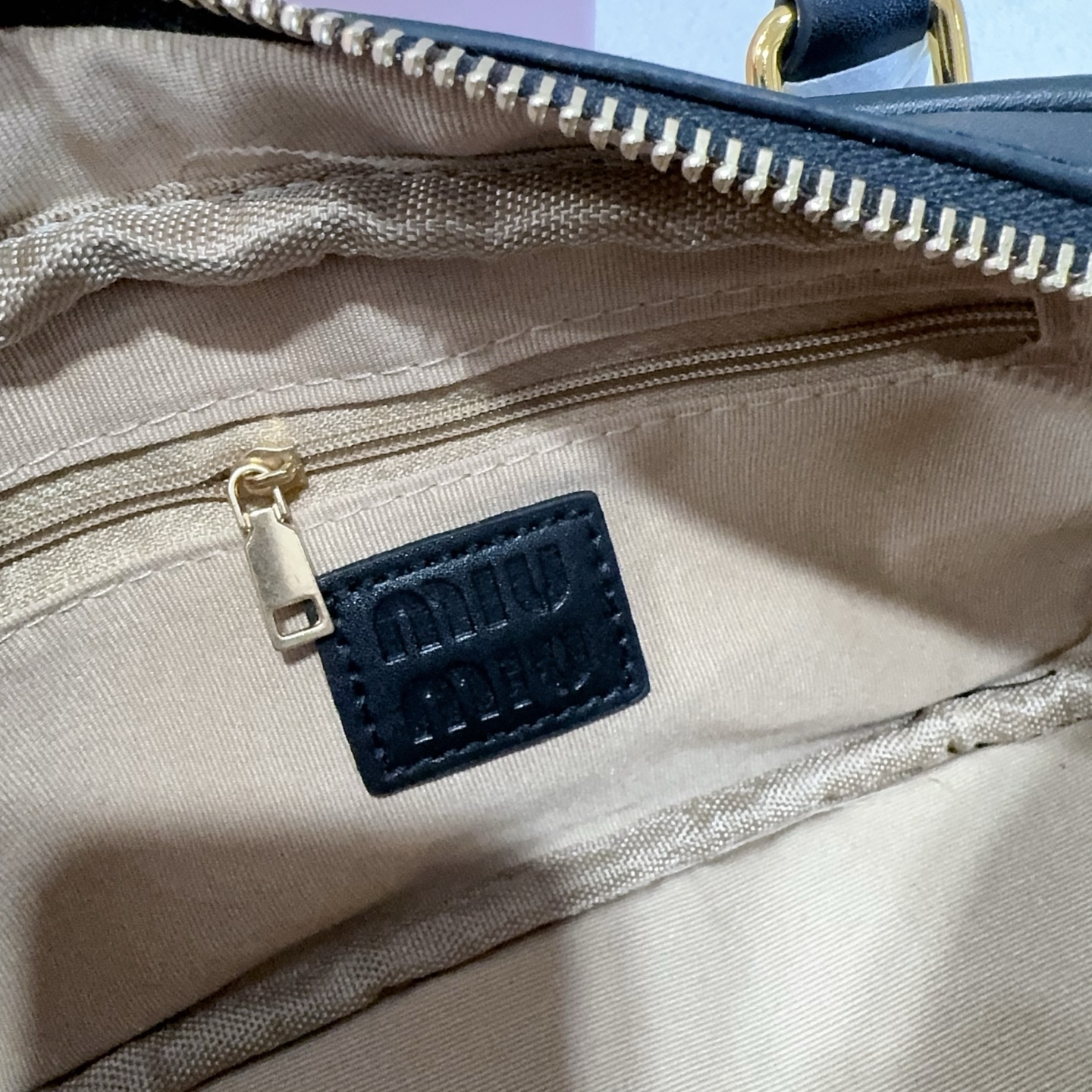 Miu Miu high-end bowling bag women's spring and summer popular shoulder crossbody handbag