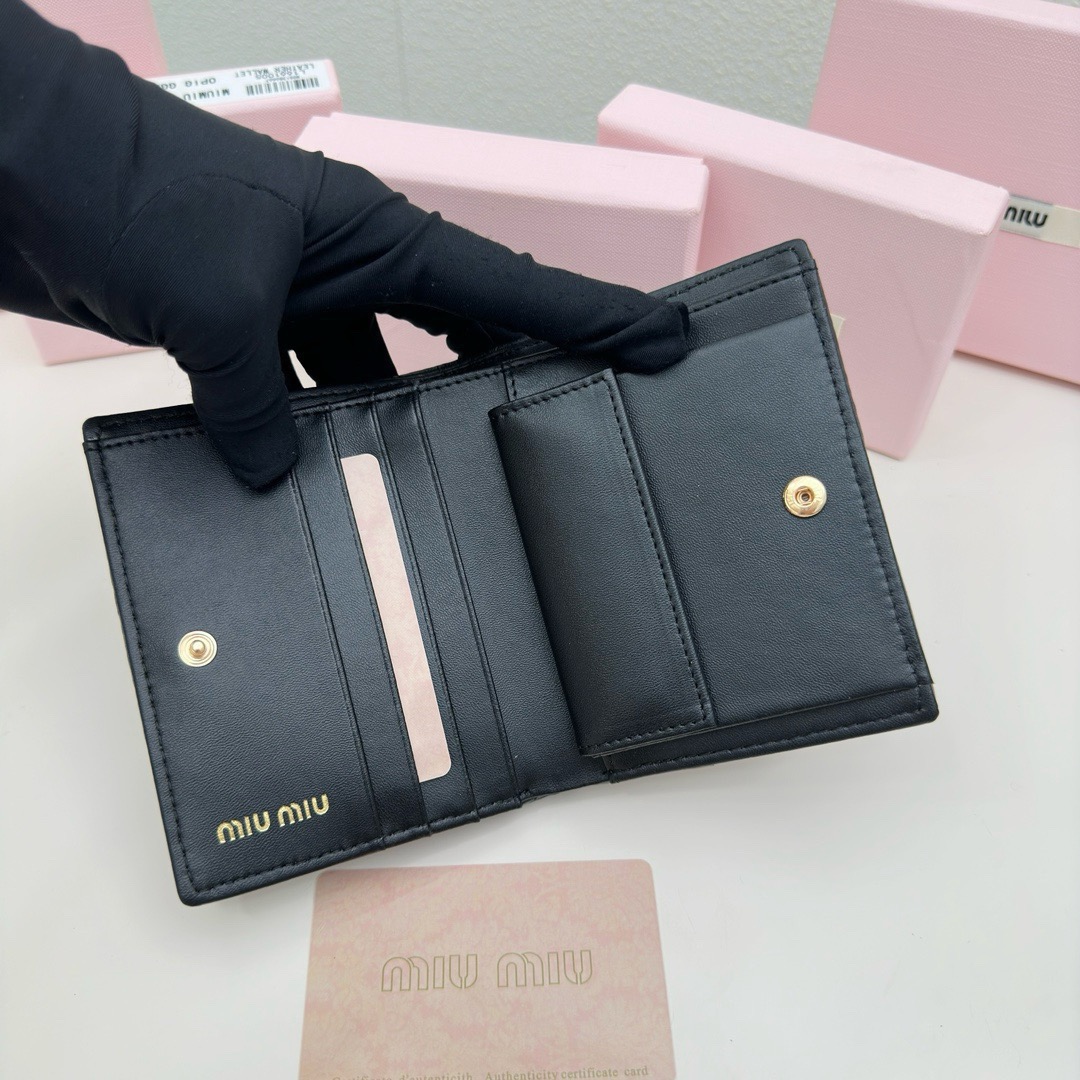 MiuMiu new wallet is classic and practical