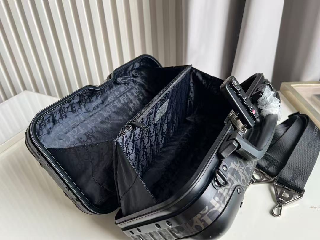 DIOR*RIMOWA suitcase