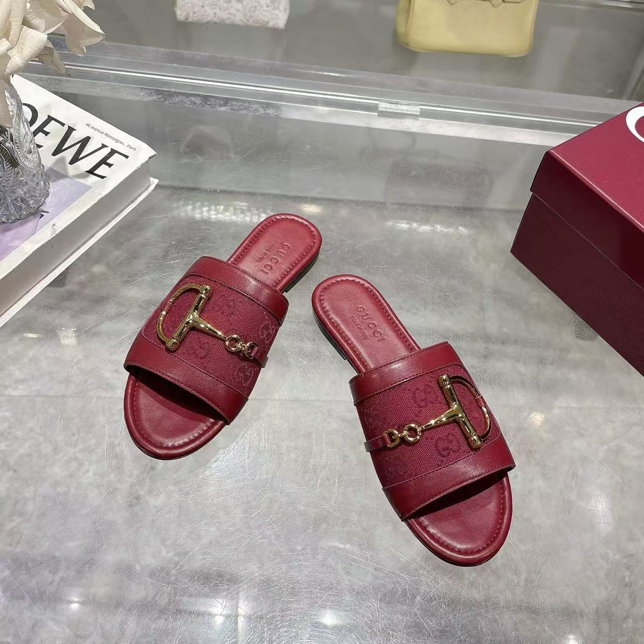 Gucci horse buckle slippers