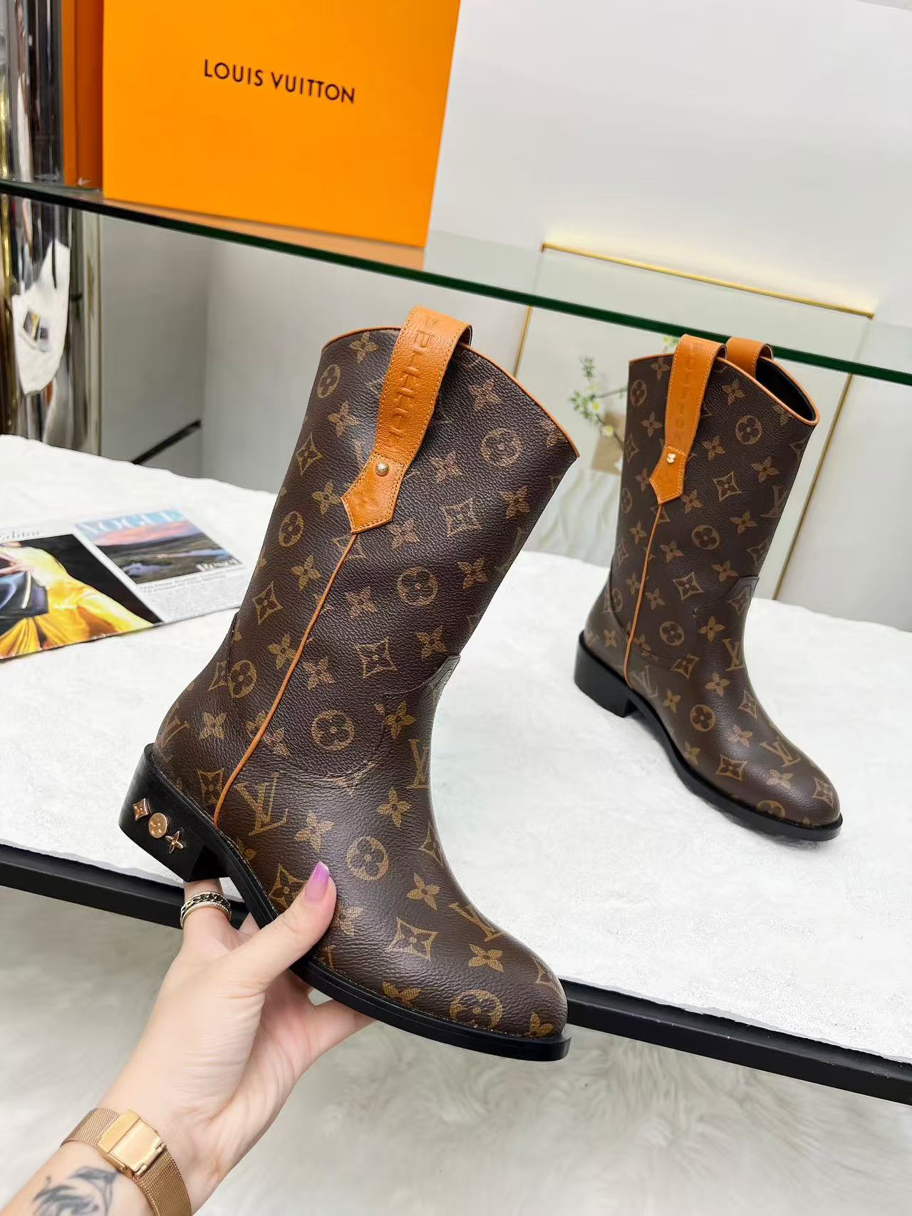 LV rider boots