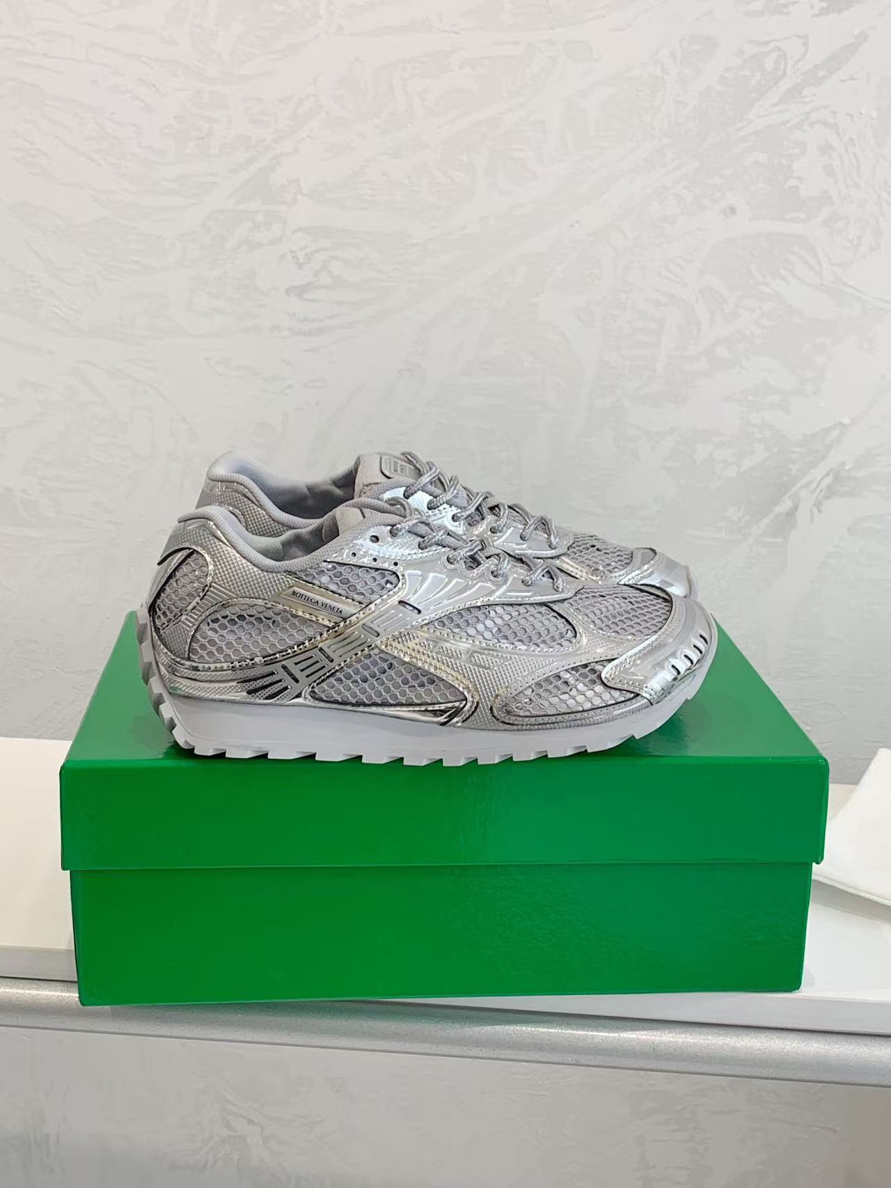 BV orbit couple runner sneakers