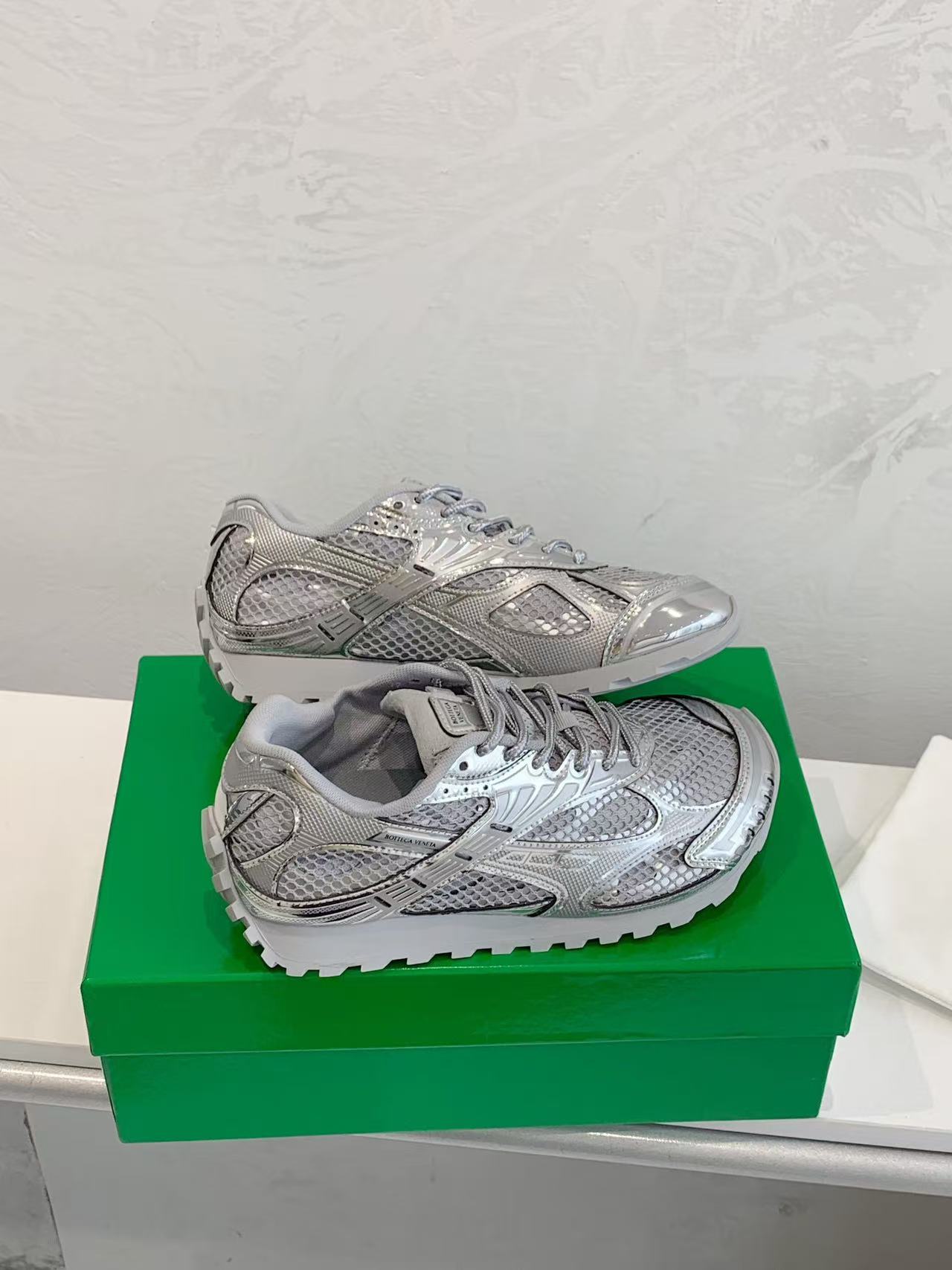 BV orbit couple runner sneakers