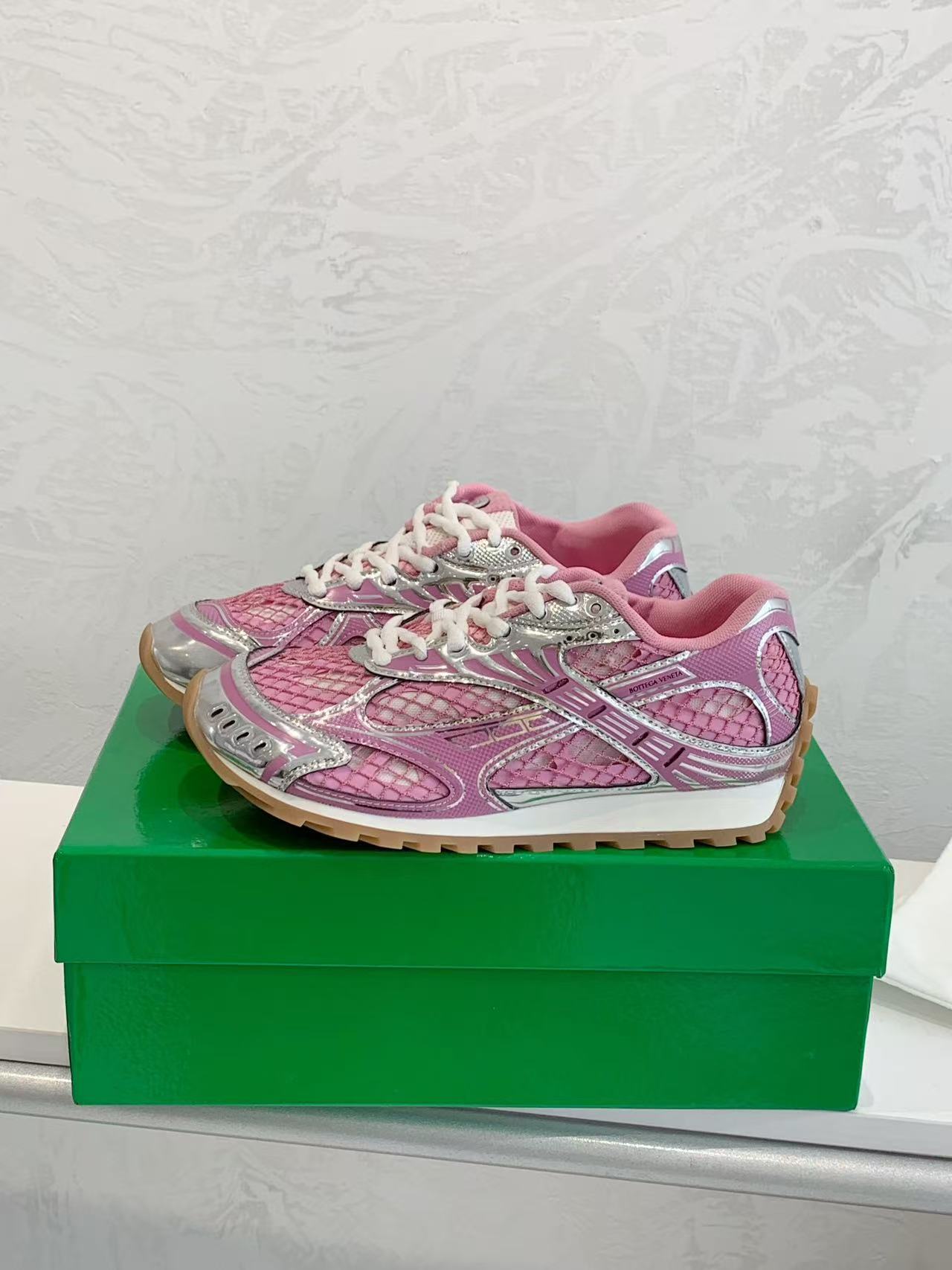 BV orbit couple runner sneakers