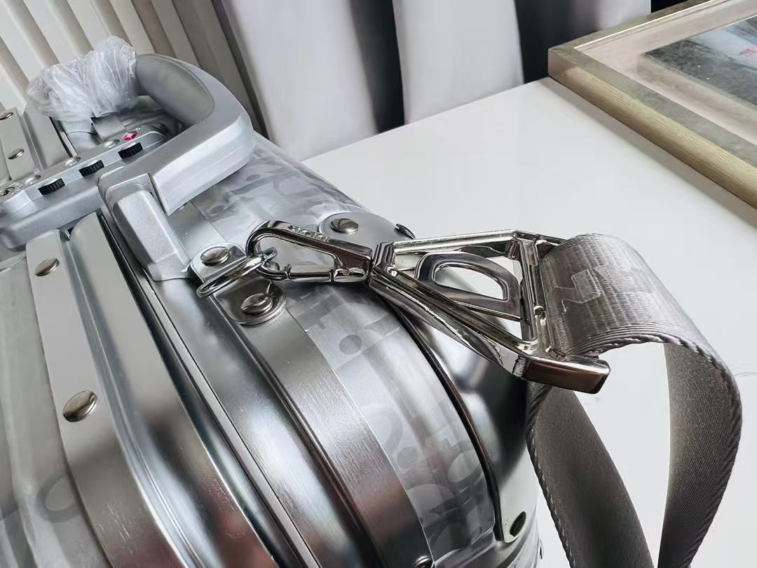 DIOR*RIMOWA suitcase