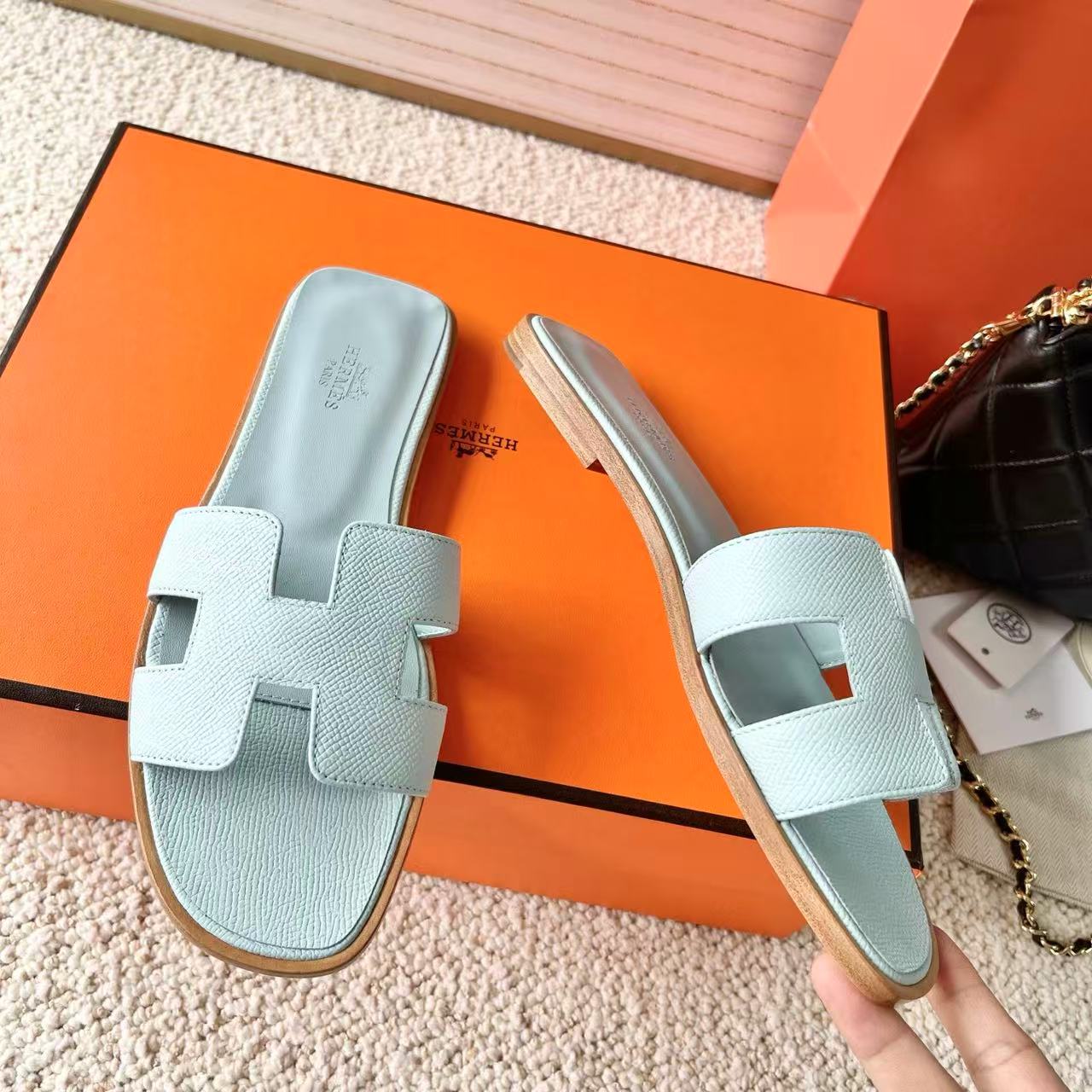 Hermes H slippers