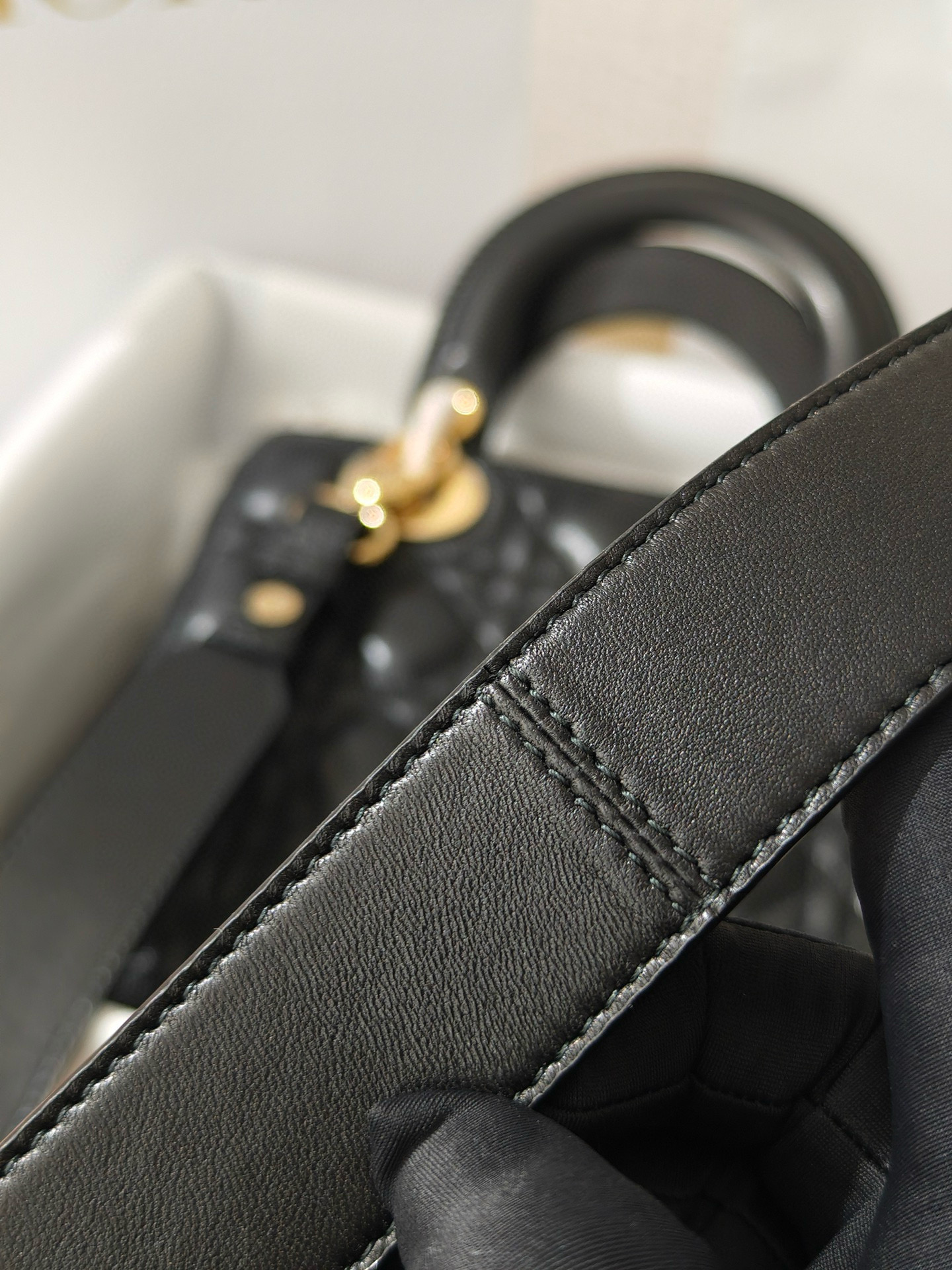 Top version 100% original Christian Dior bag