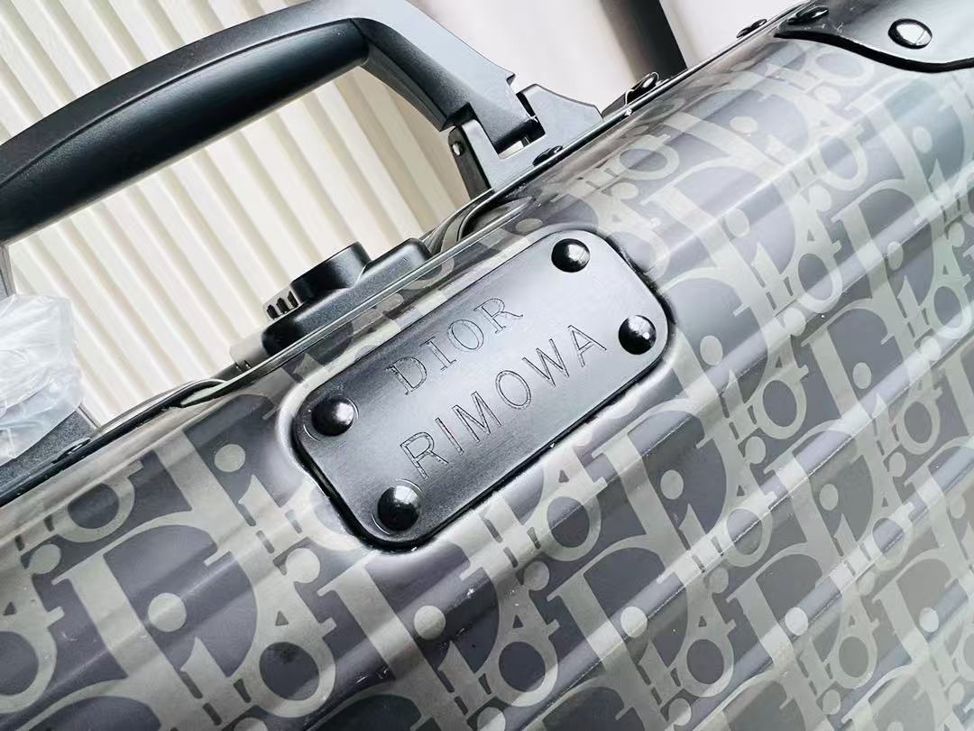 DIOR*RIMOWA suitcase