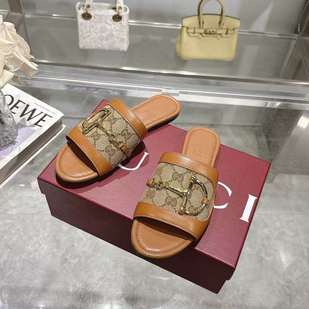 Gucci horse buckle slippers