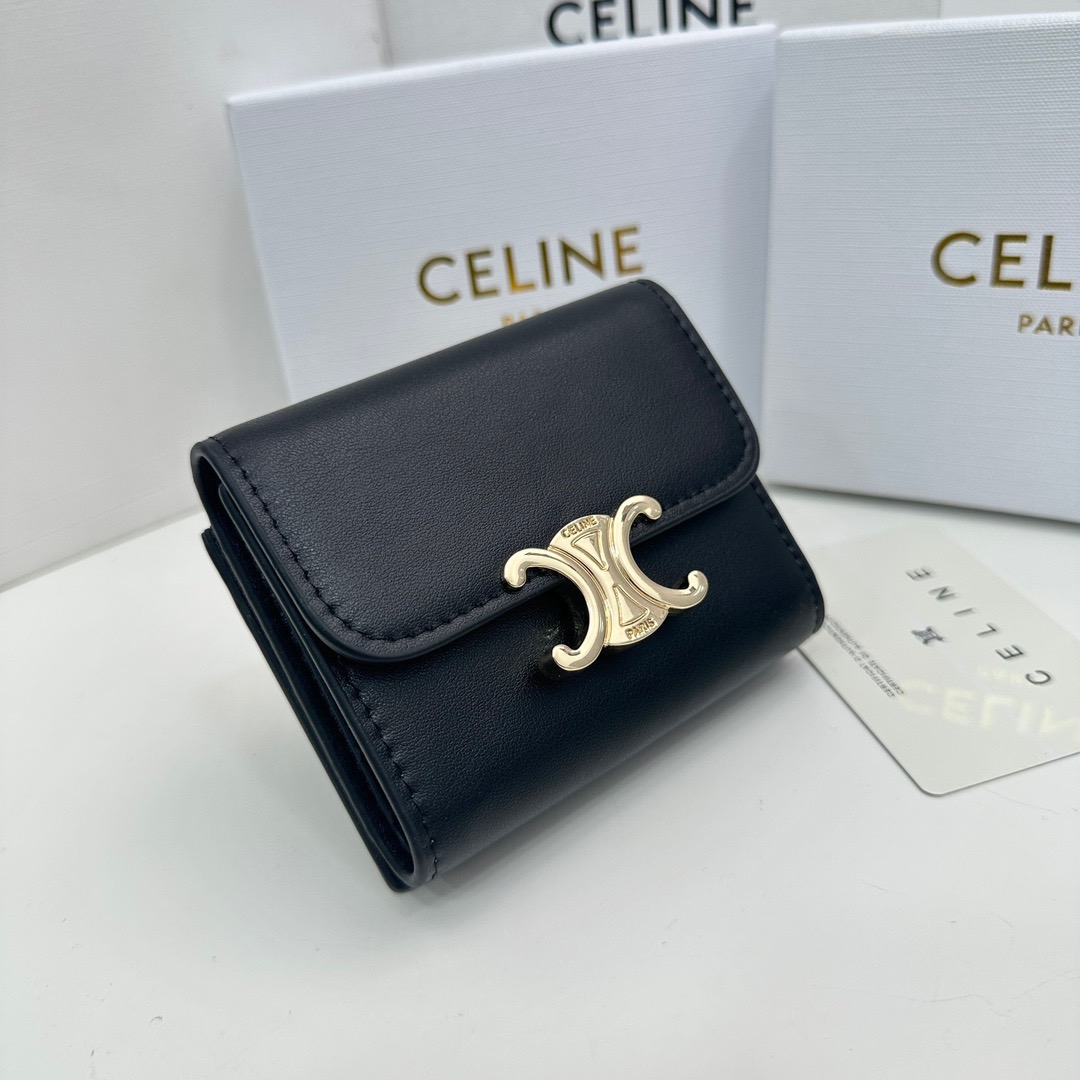 Celine's new Arc de Triomphe 2-piece set is exquisite and fashionable