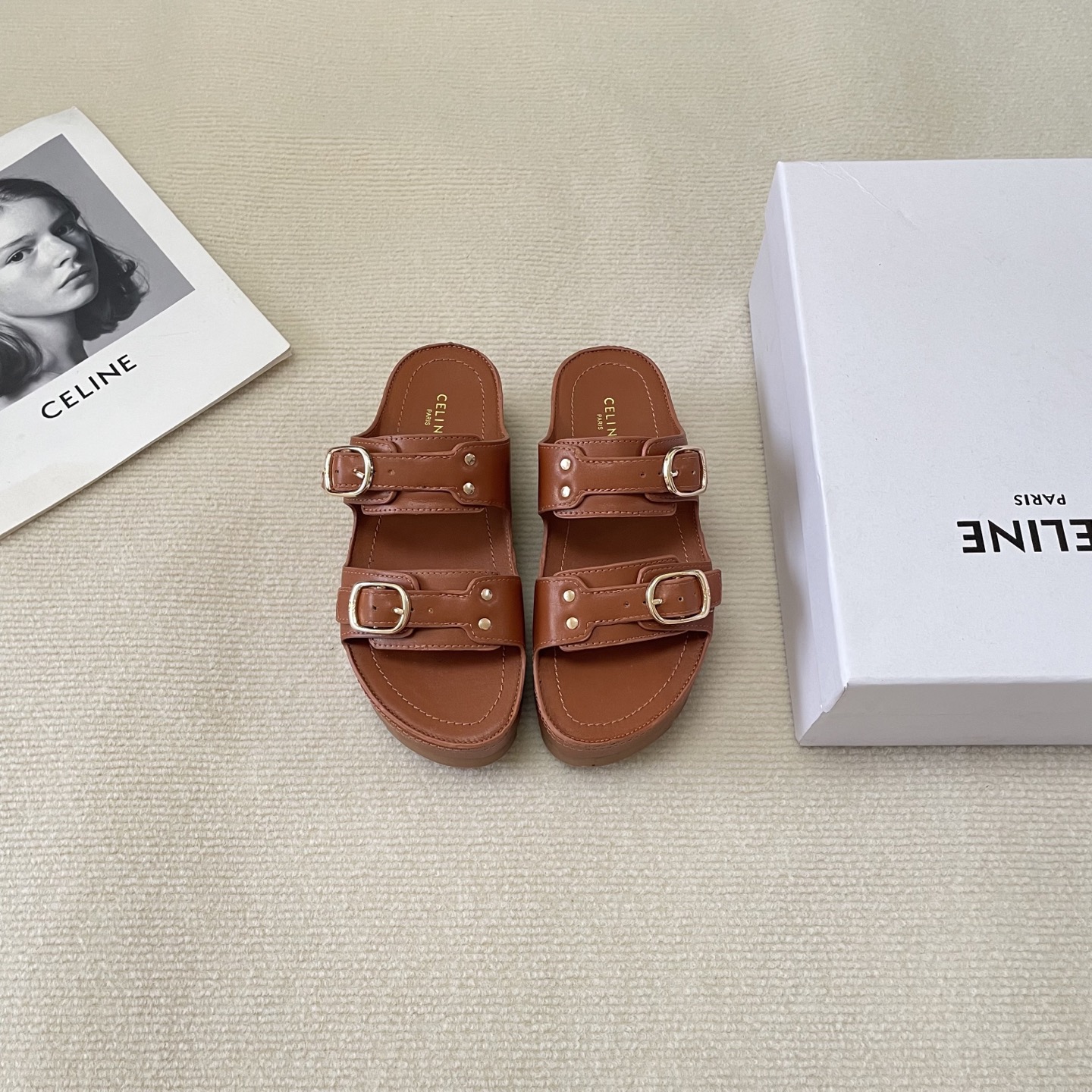 CELINE new early summer thick-soled slippers for vacation style