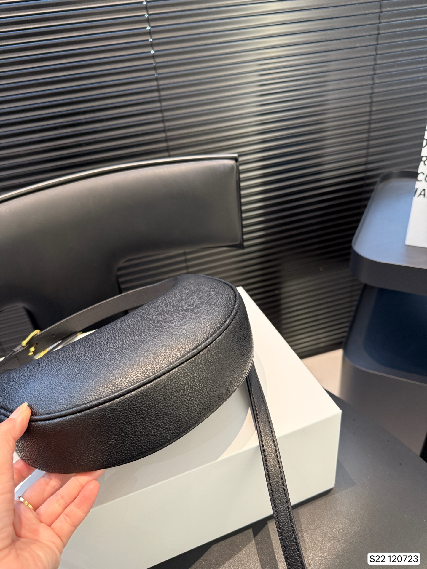 Celine's armpit bag is stylish and simple