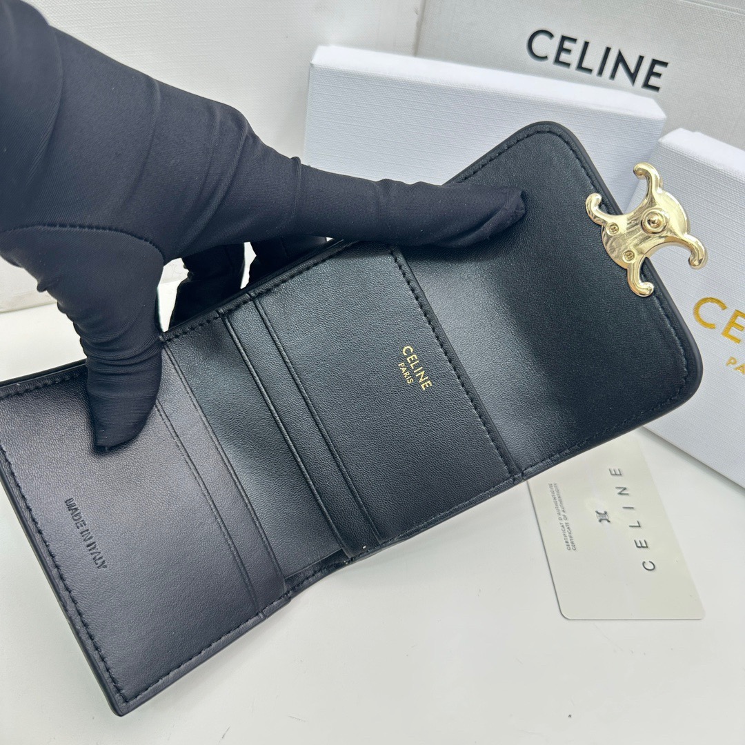 Celine's new Arc de Triomphe 2-piece set is exquisite and fashionable