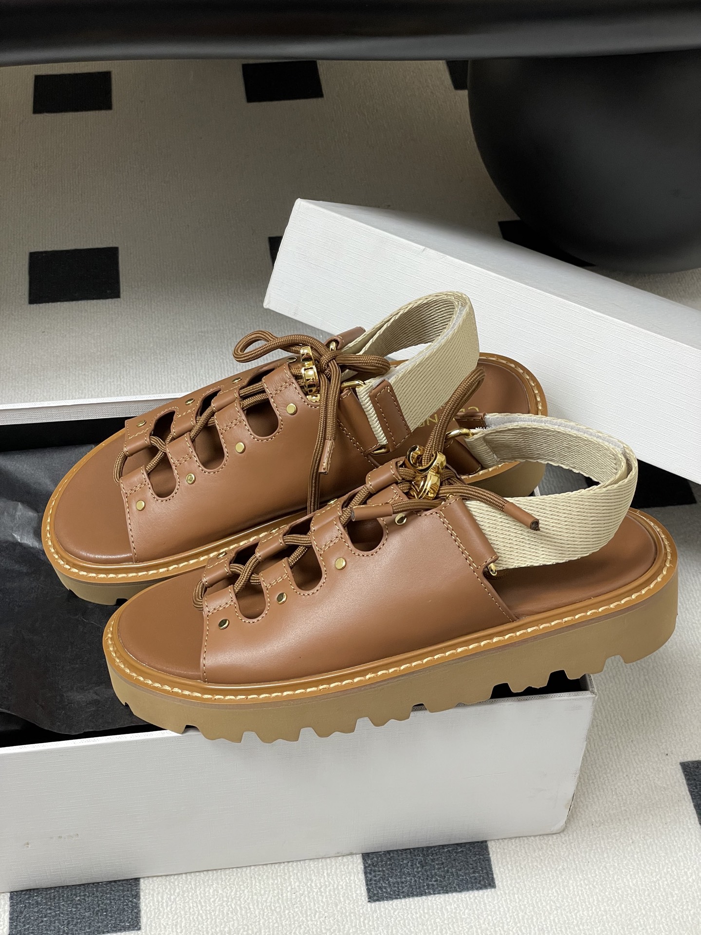 Celine thick-soled fashionable strappy Roman sandals