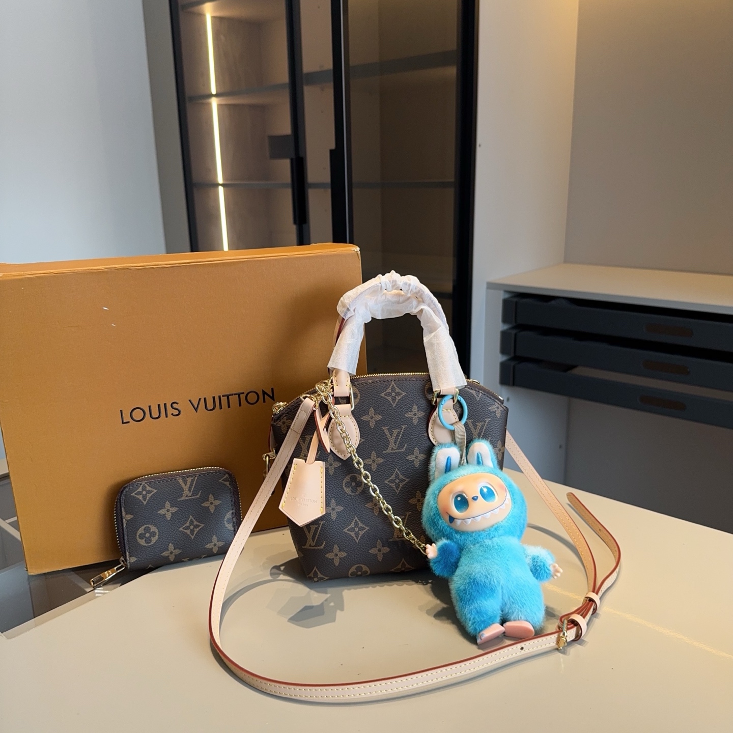 LV new gift box (handbag + labubu pendant + wallet)