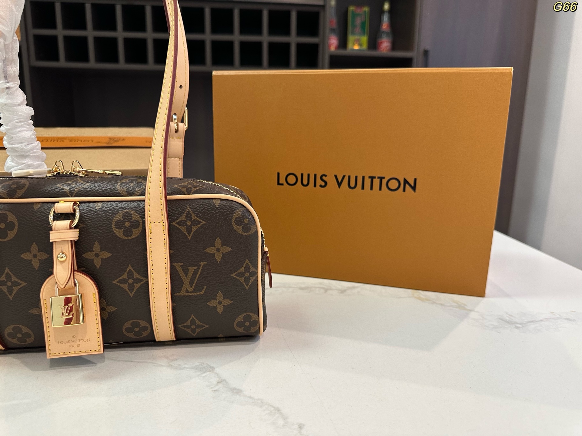 LV new hangon bowling bag