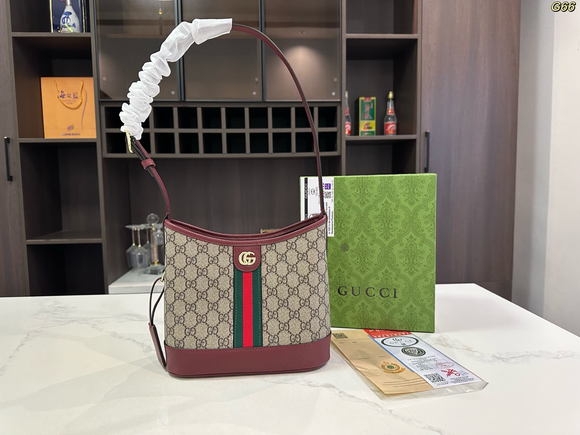 Gucci's new Ophidia series small hobo bag