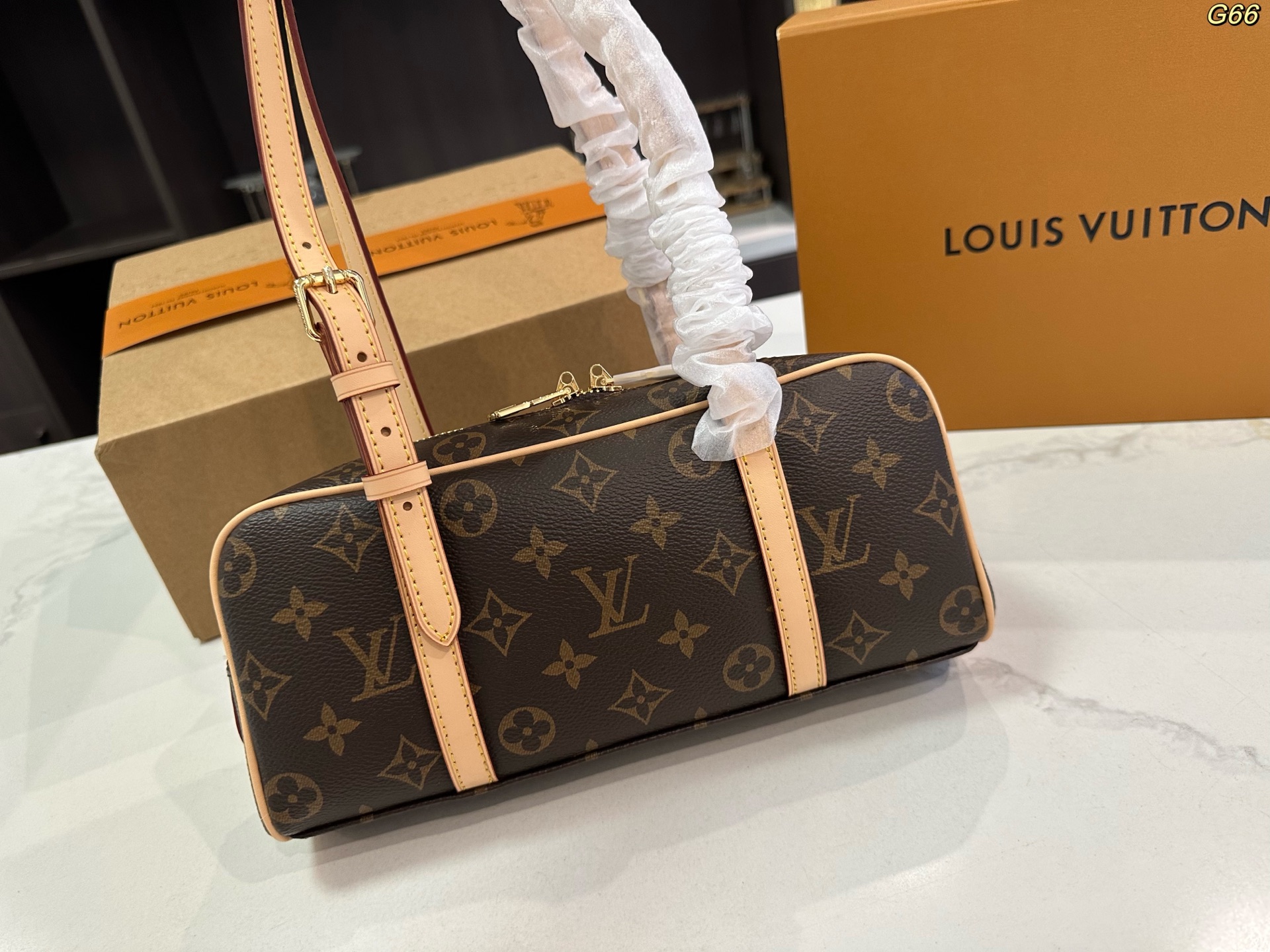 LV new hangon bowling bag