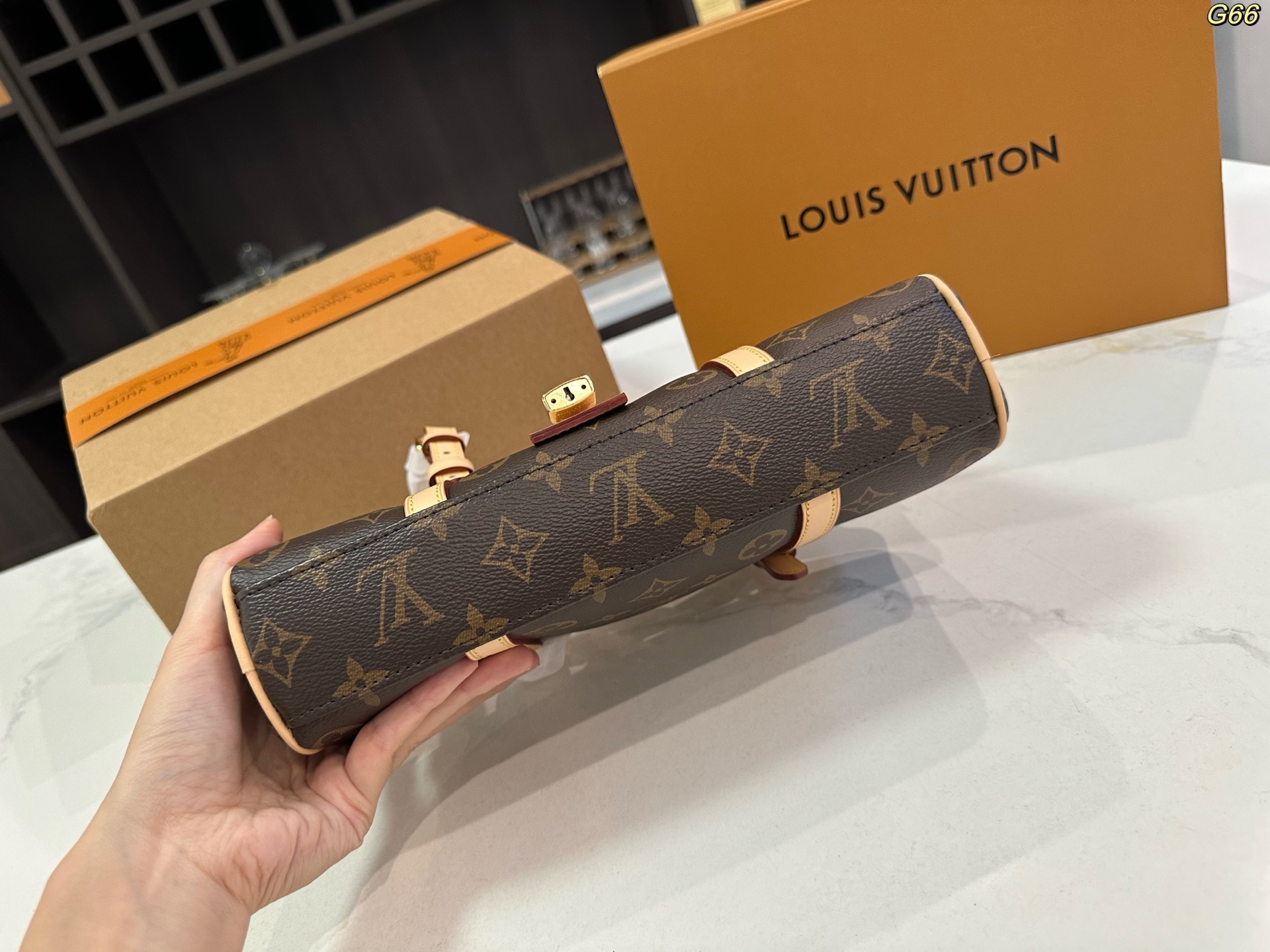 LV new hangon bowling bag