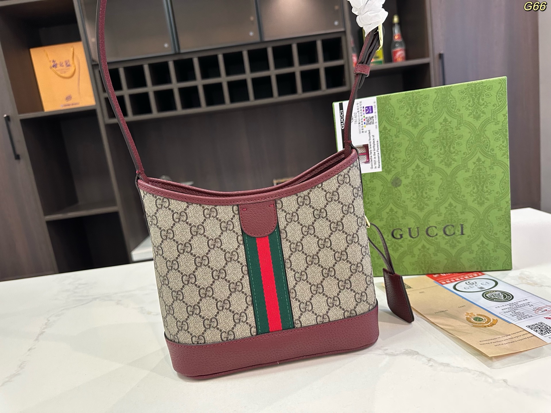 Gucci's new Ophidia series small hobo bag