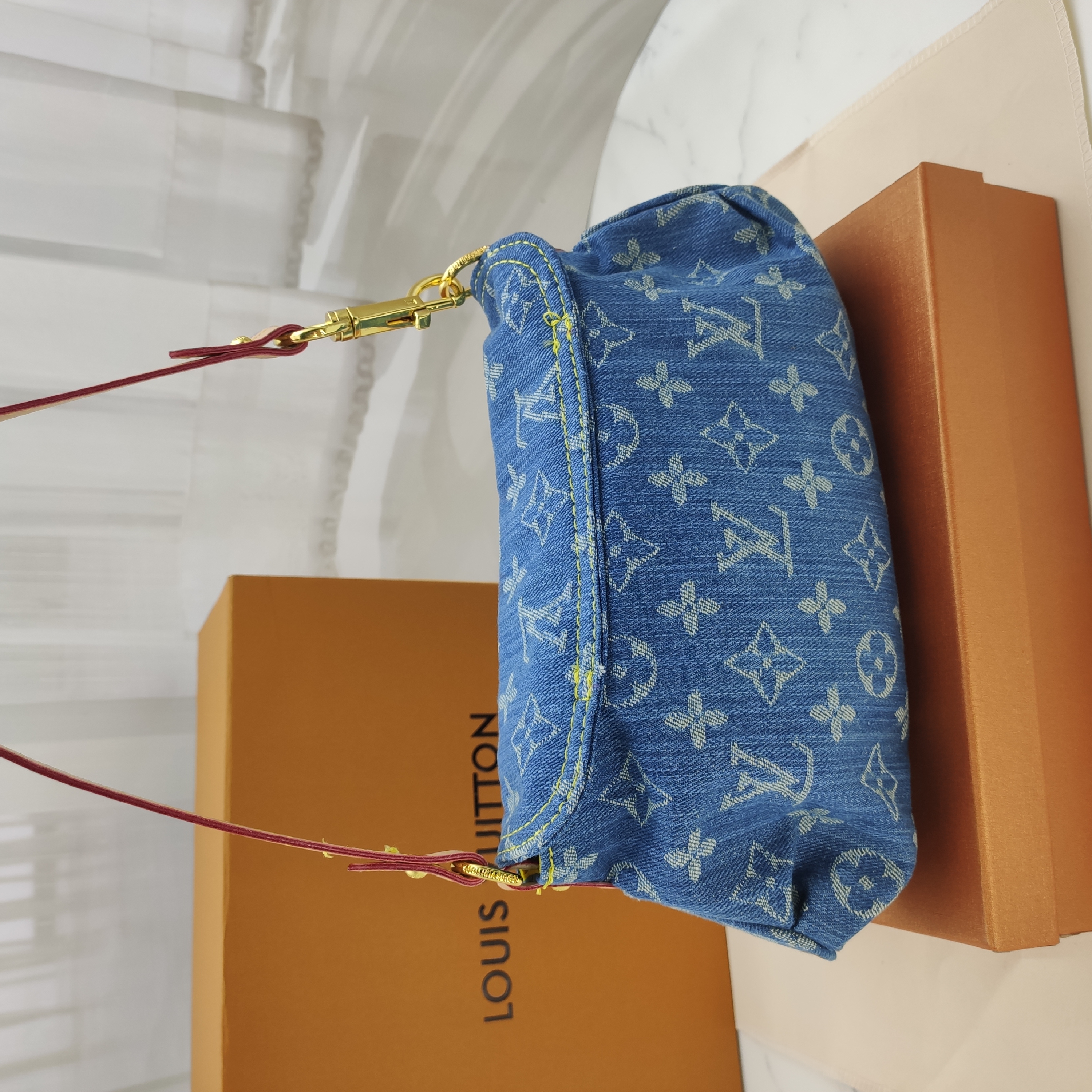 LV mini pretty Cowboy bag blue