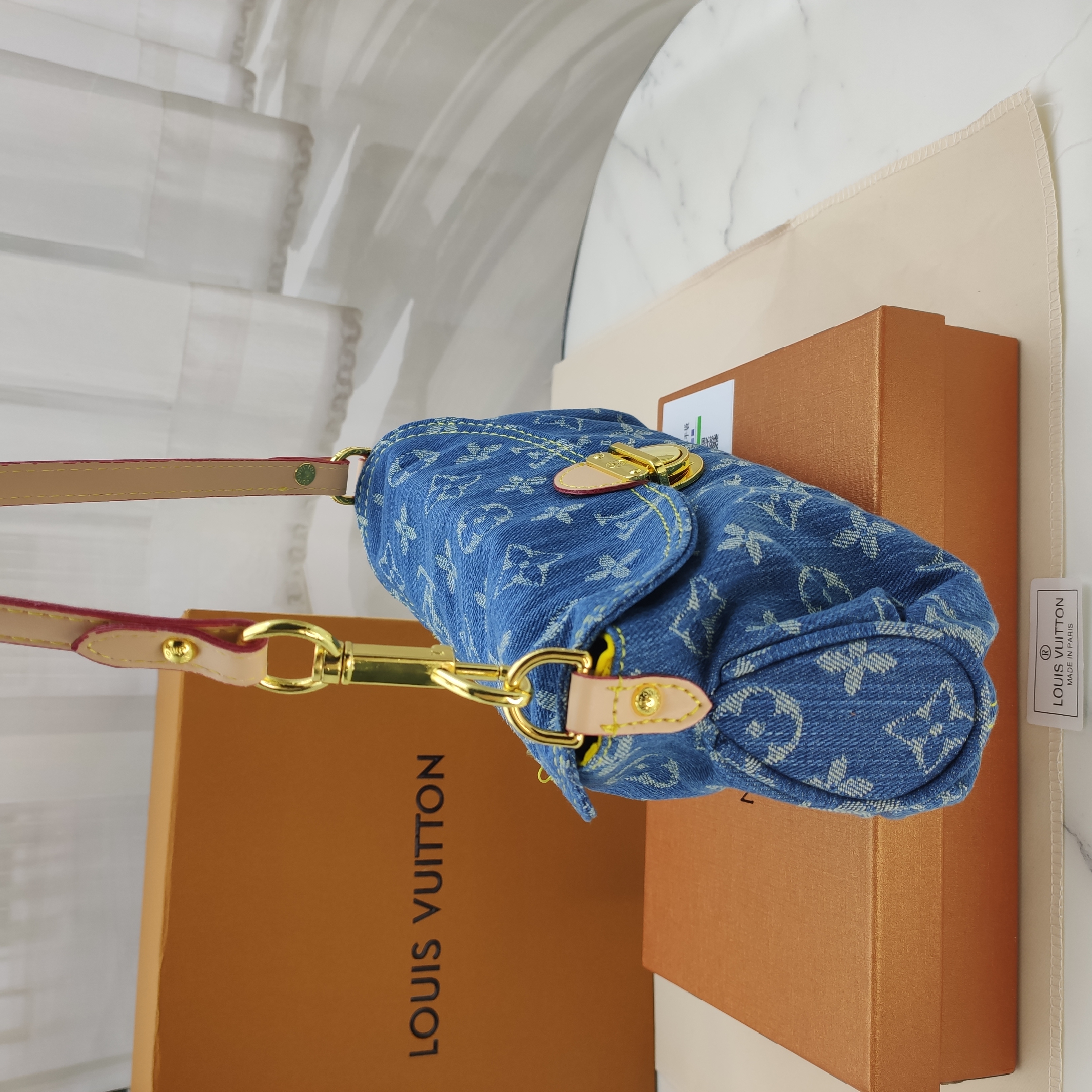 LV mini pretty Cowboy bag blue