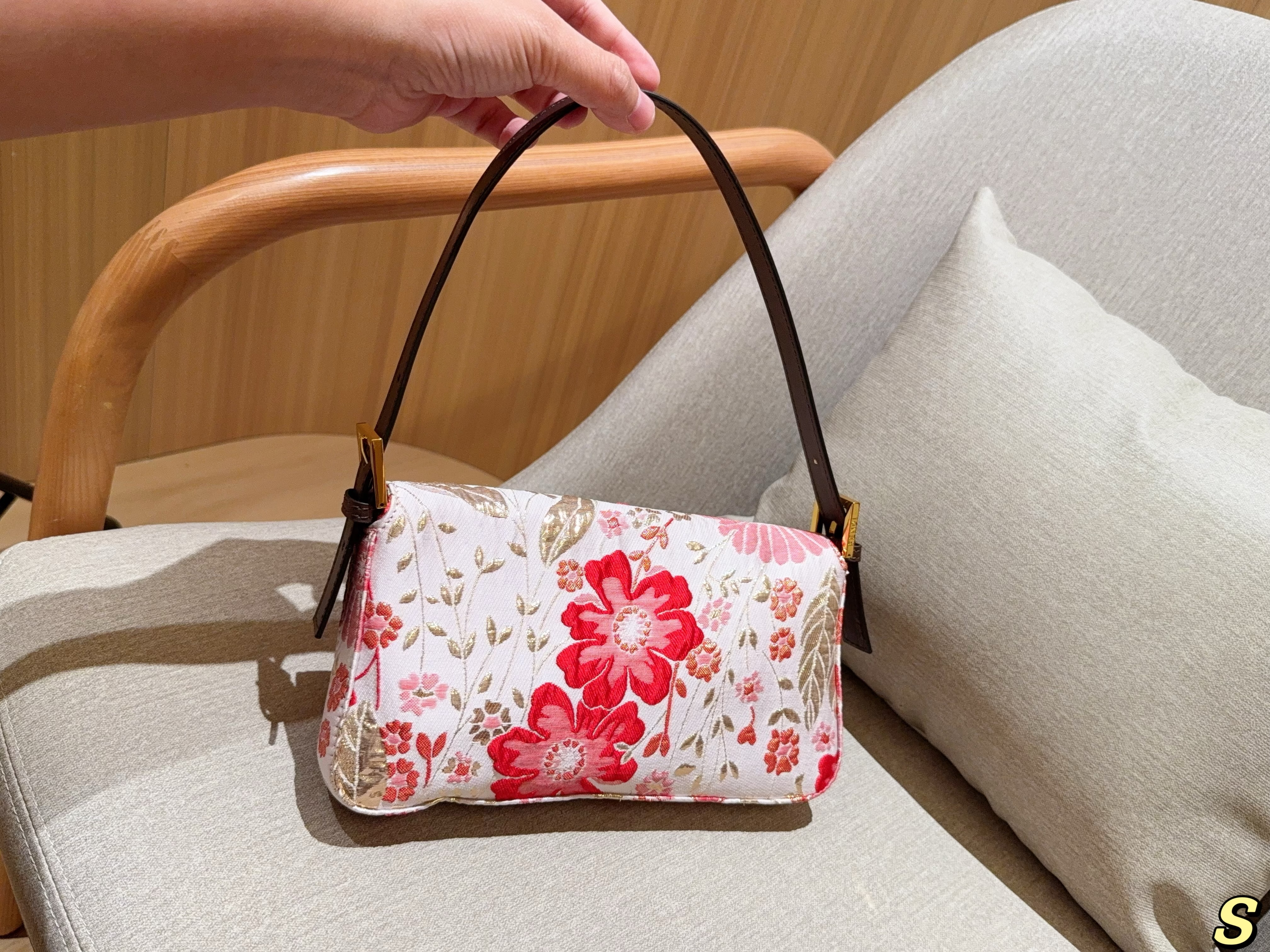 Fendi hand-held baguette bag