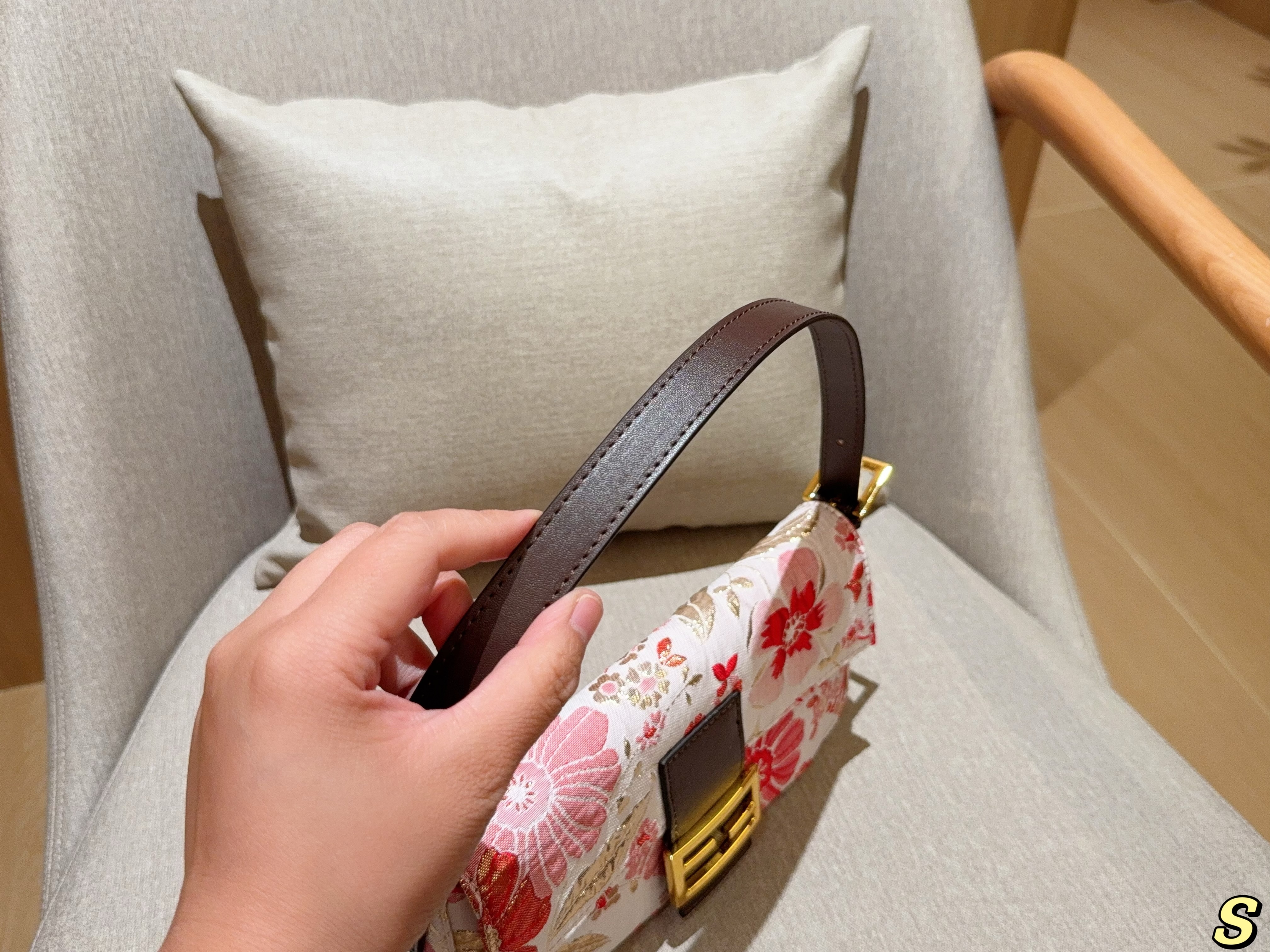 Fendi hand-held baguette bag