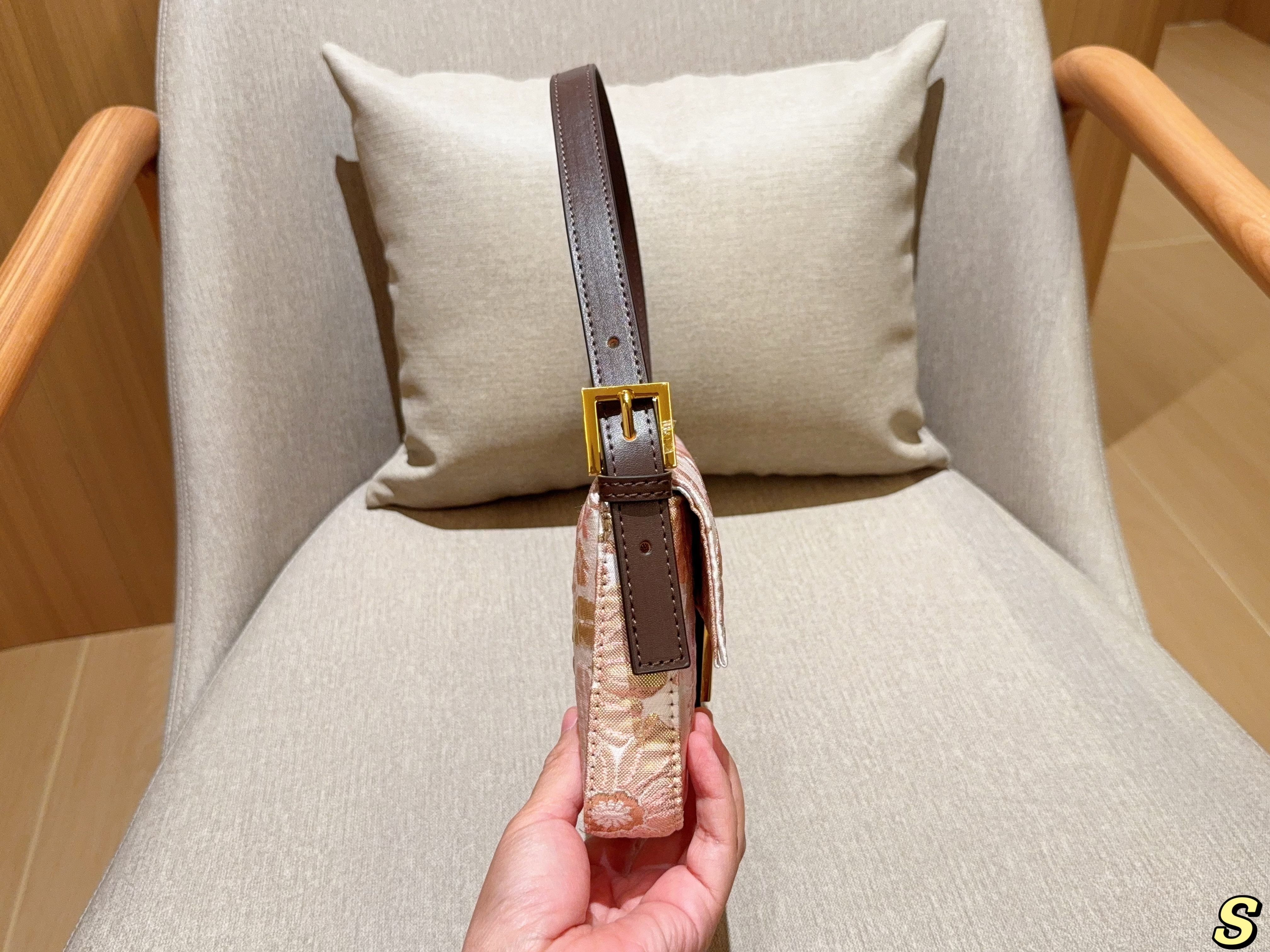 Fendi hand-held baguette bag