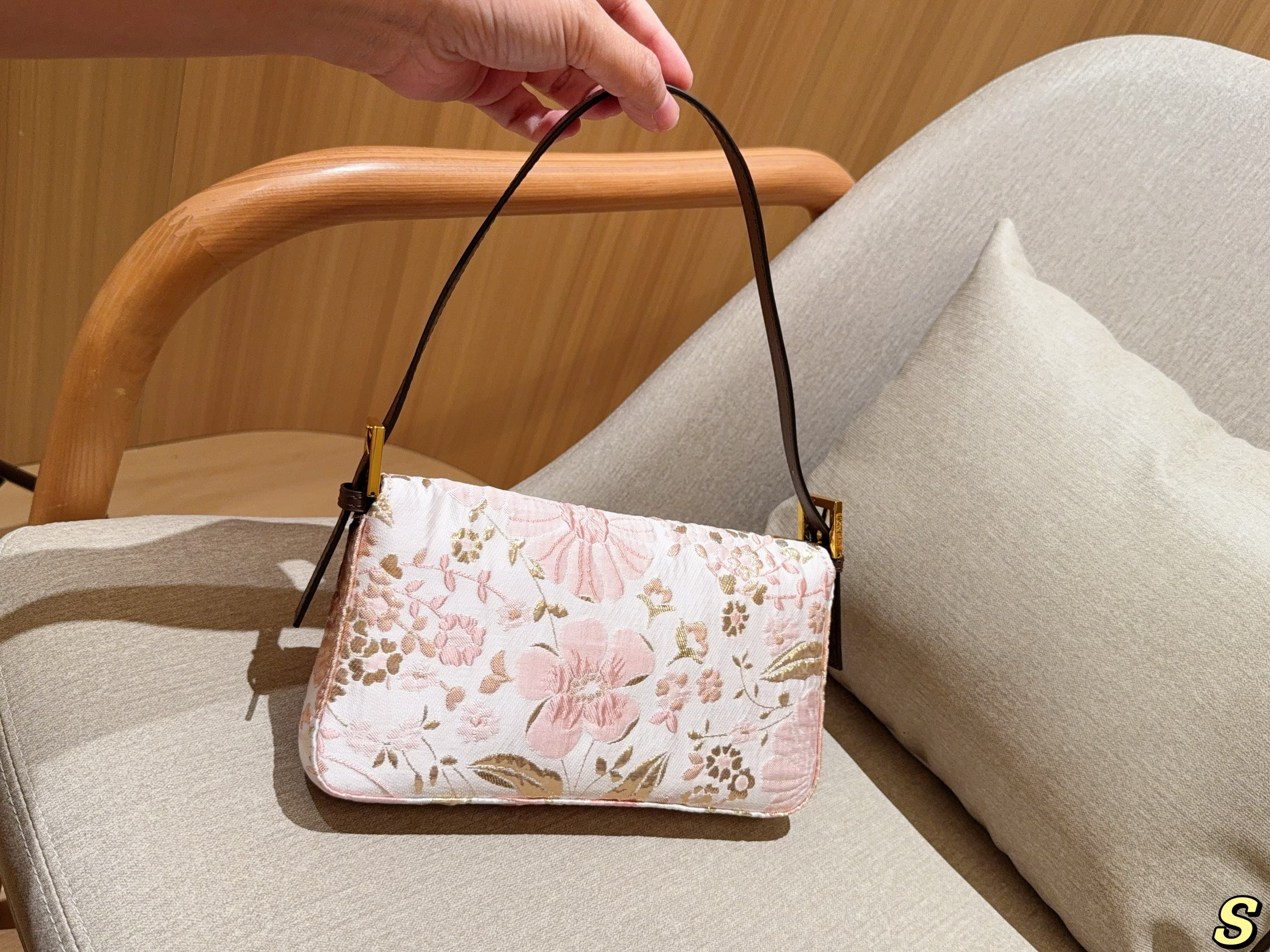 Fendi hand-held baguette bag