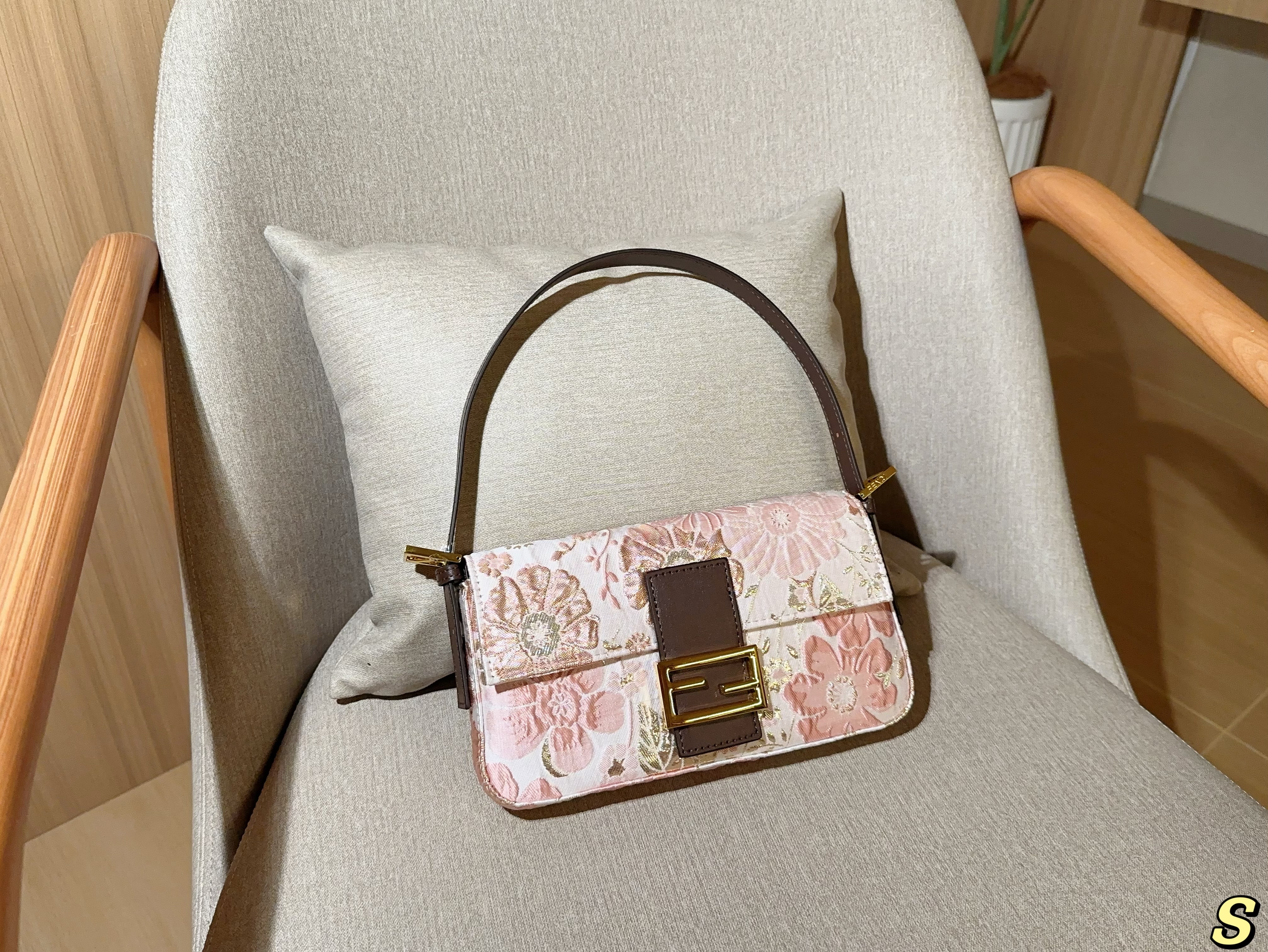 Fendi hand-held baguette bag