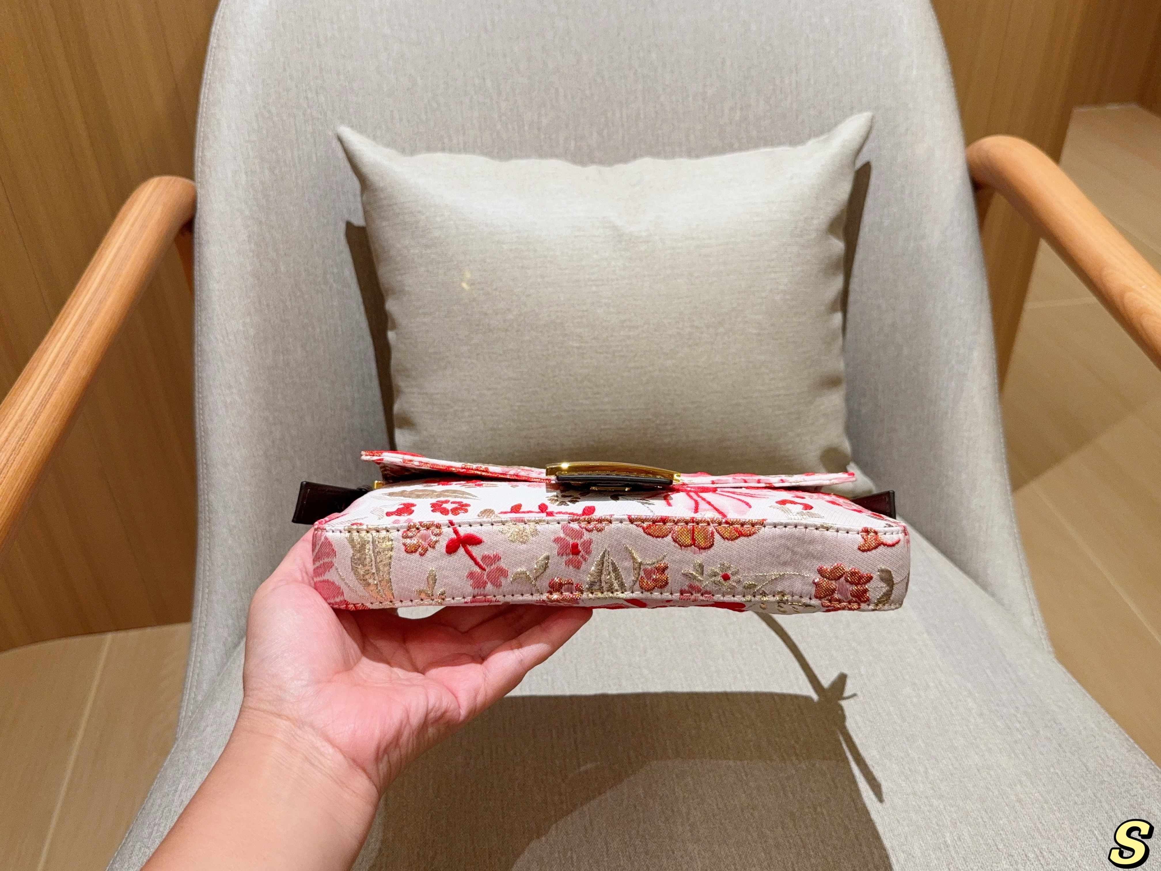 Fendi hand-held baguette bag