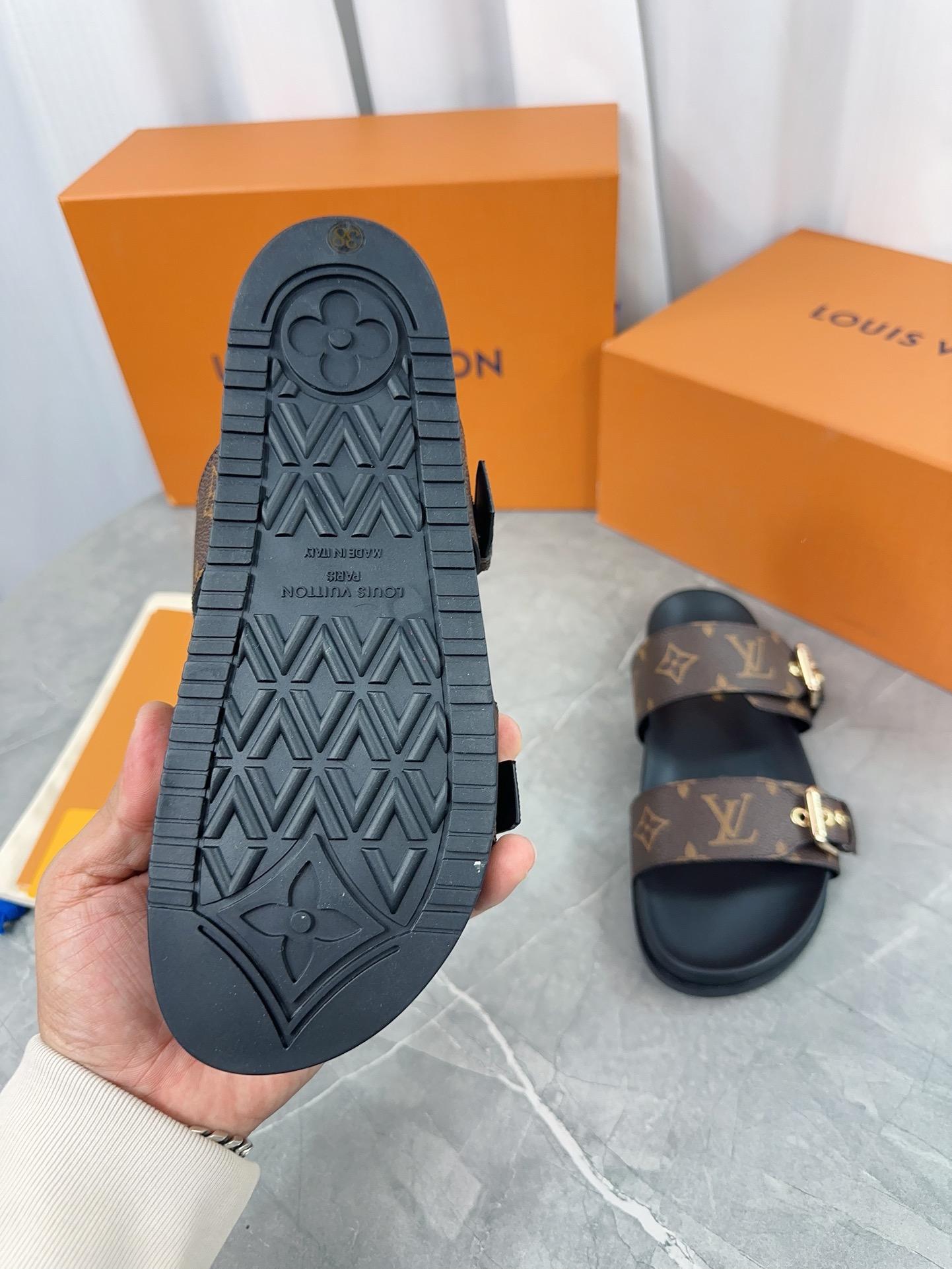 Louis Vuitton's new slippers are versatile and simple