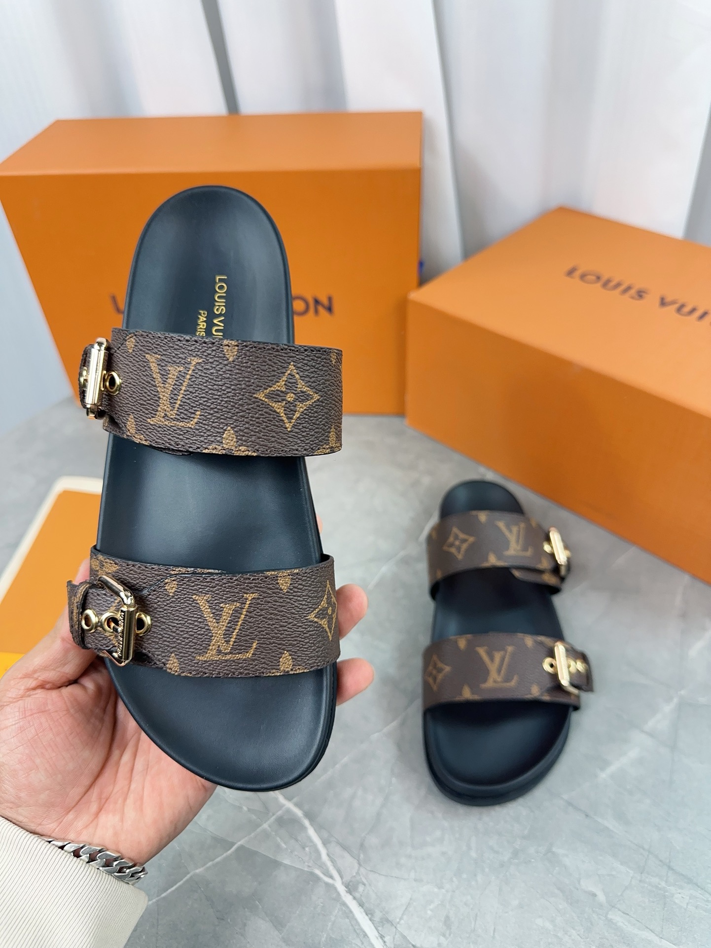 Louis Vuitton's new slippers are versatile and simple