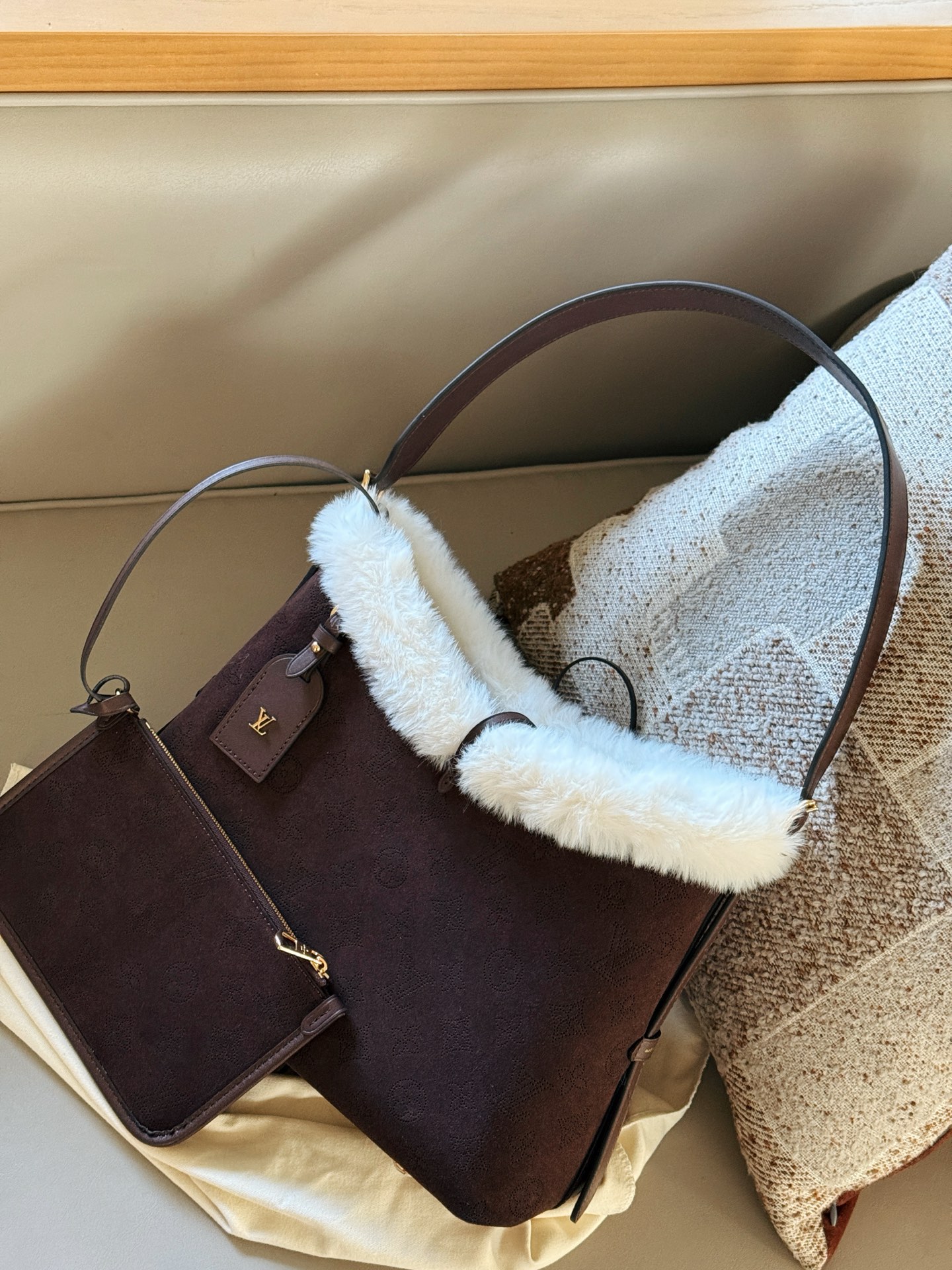 LV CARRYALL BAG —— SK Skiing Collection