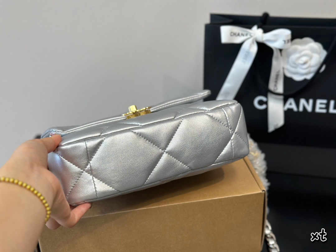 Chanel19 chain shoulder crossbody bag
