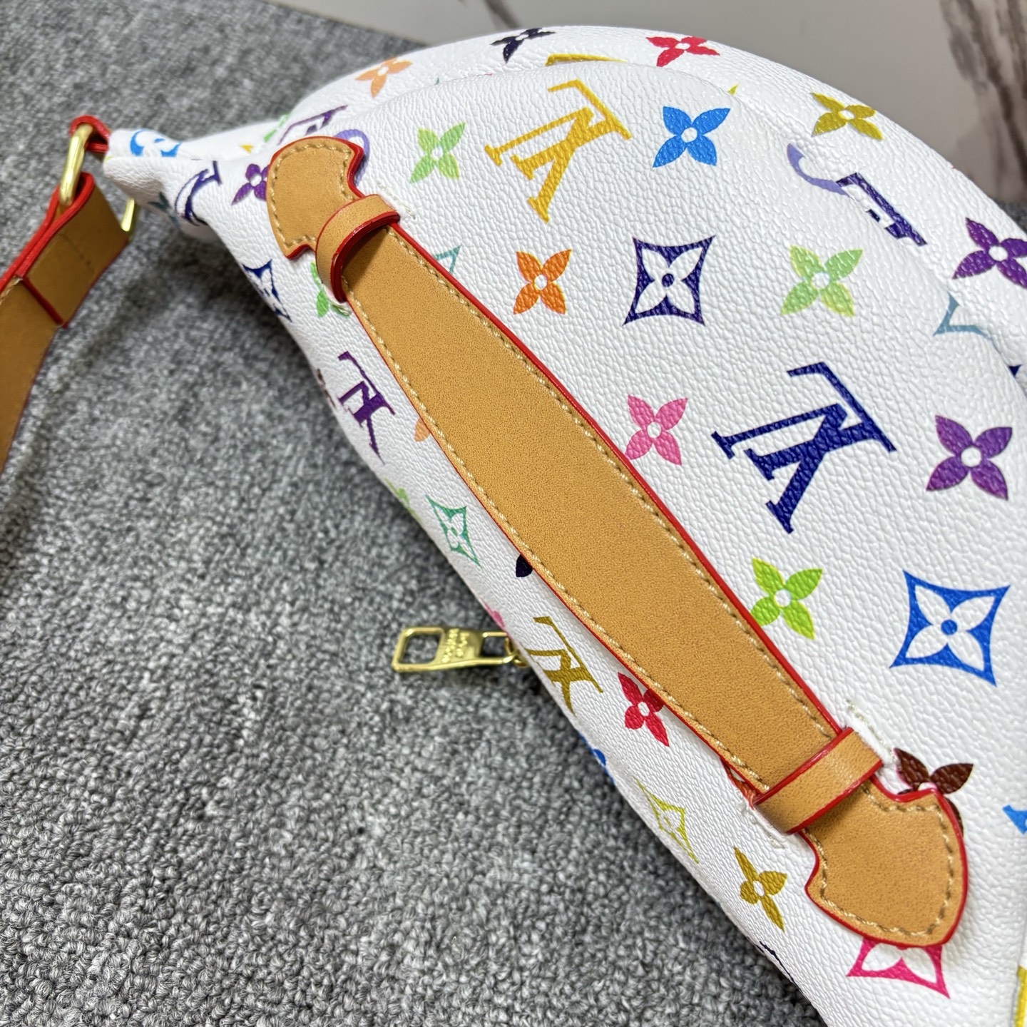 LV chest bag of 8A quality