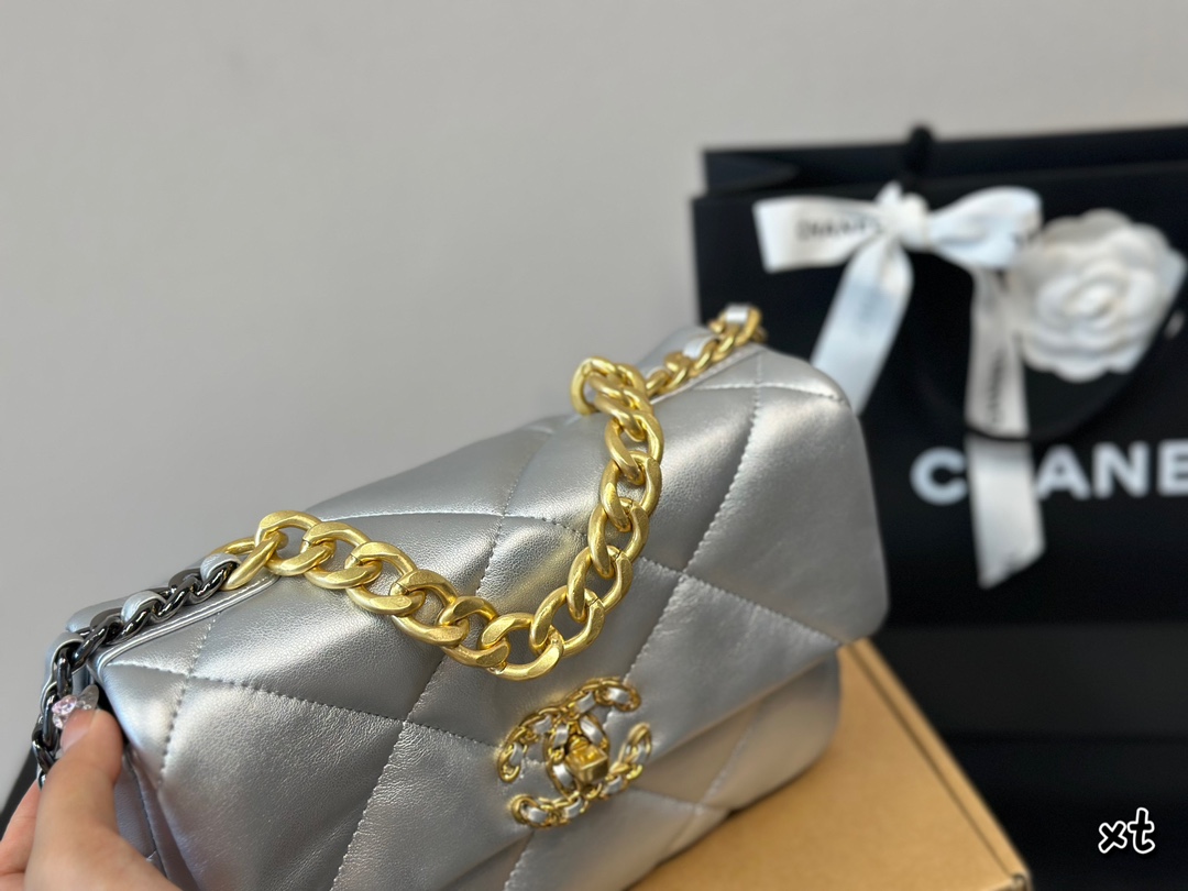 Chanel19 chain shoulder crossbody bag