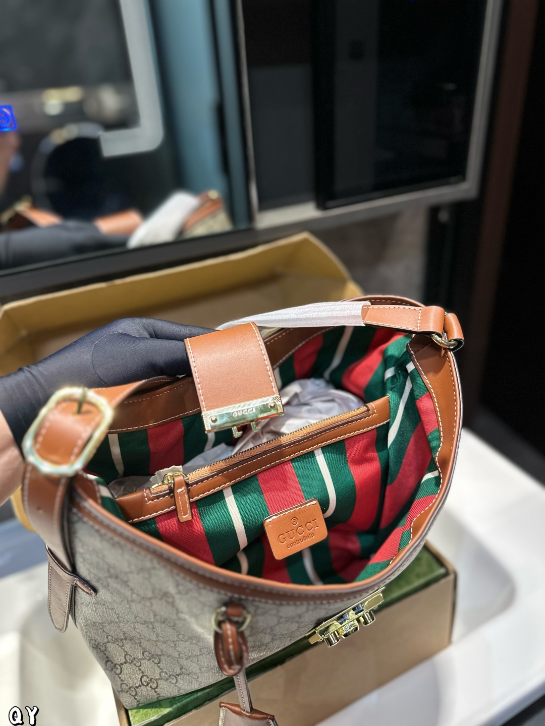 Gucci padlock classic handbag Simple and versatile