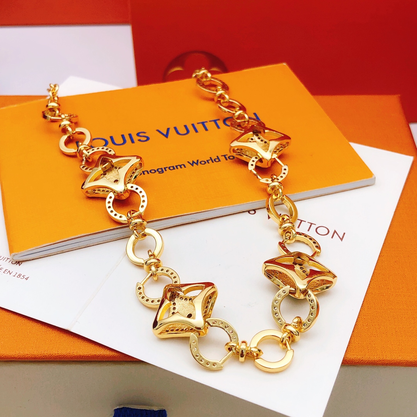 LV black diamond necklace