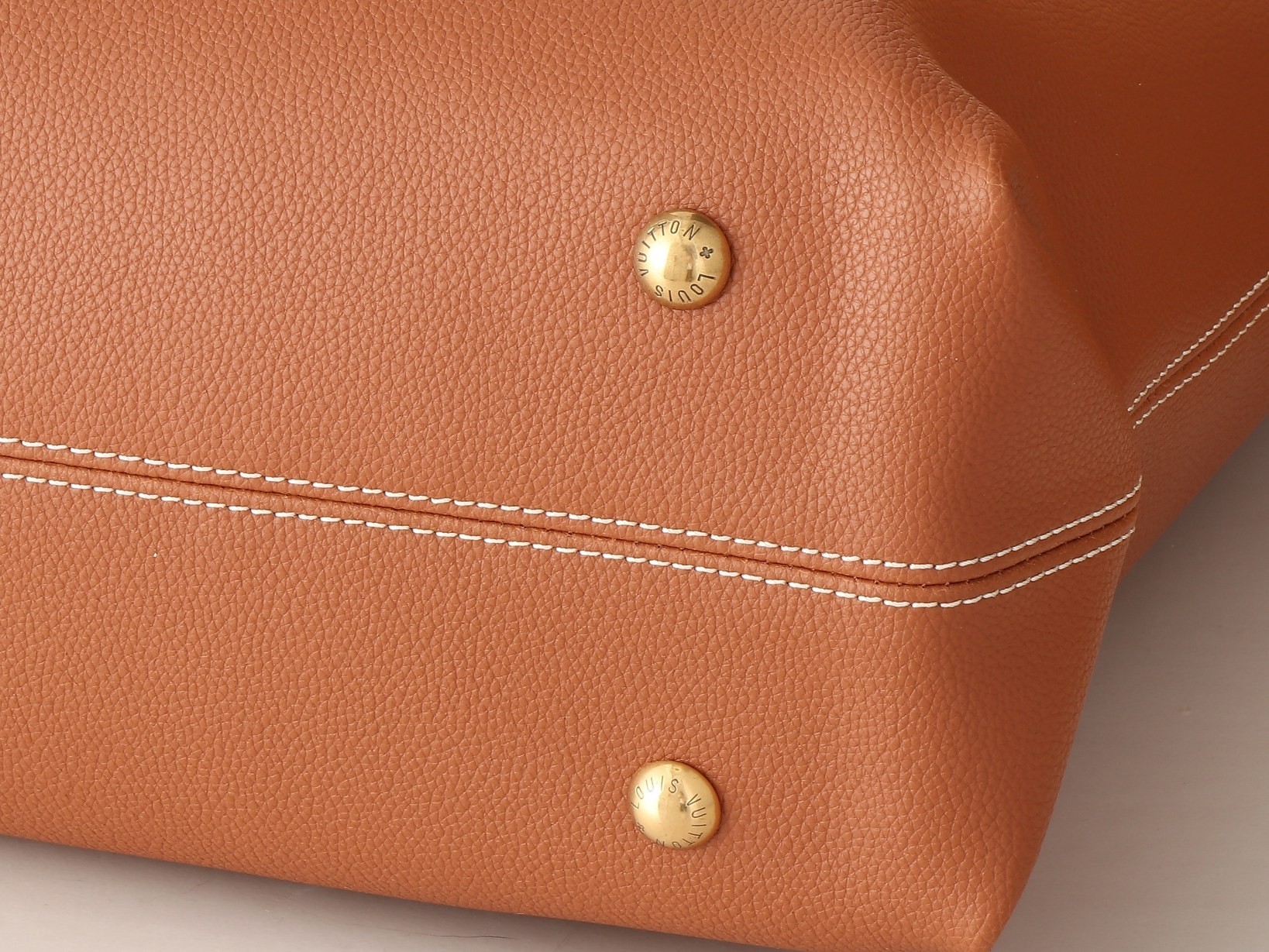 Top version high quality LV low key hobo bag