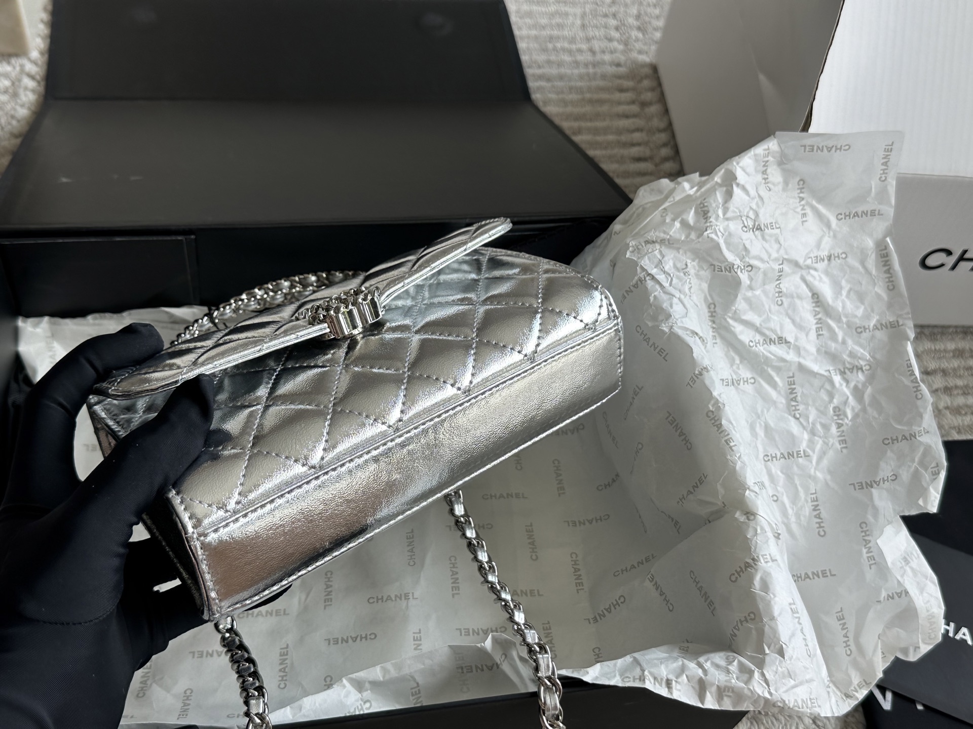 Chanel 23 Kelly phone shoulder bag