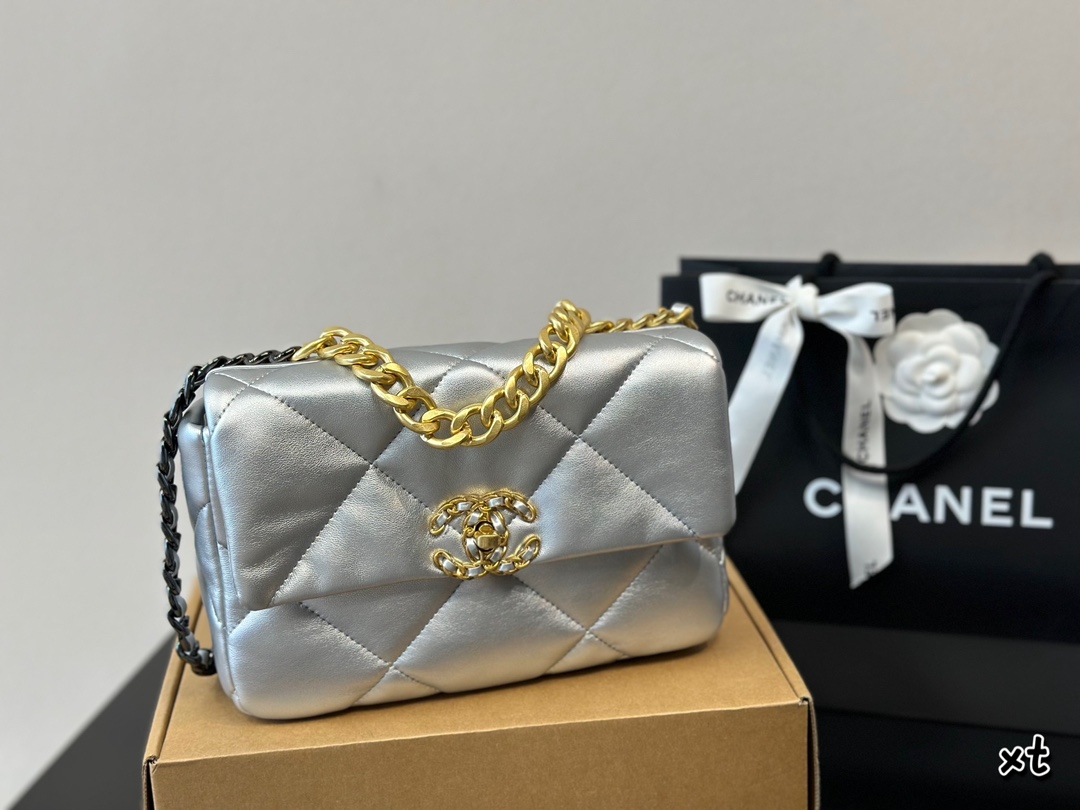 Chanel19 chain shoulder crossbody bag
