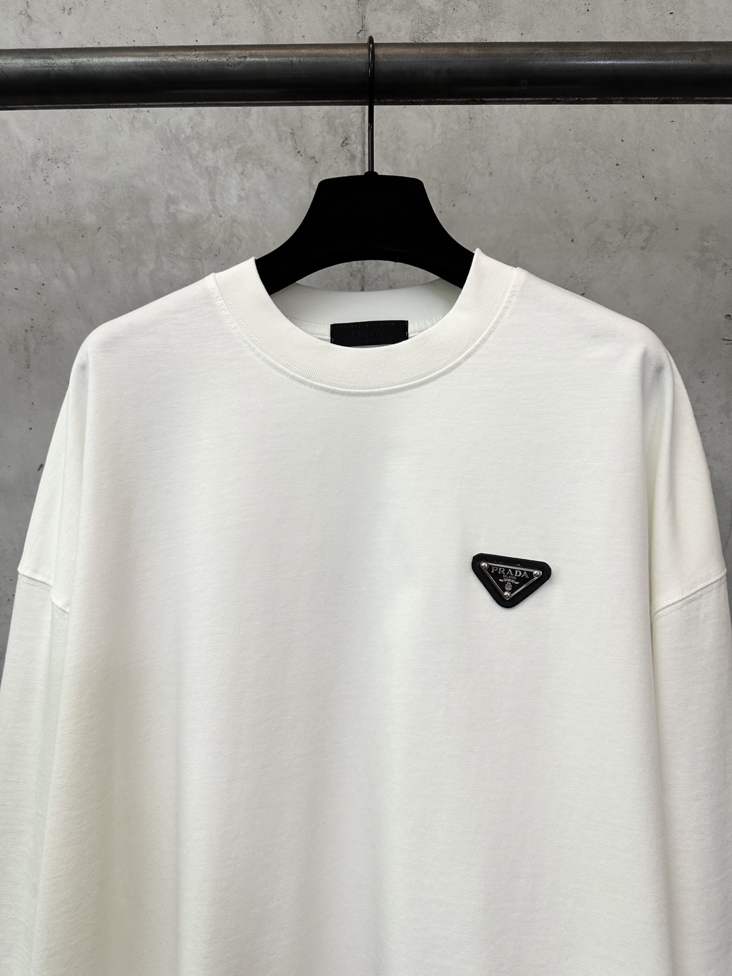Prada 25ss Crew Neck Long Sleeve T-Shirt (Unisex)