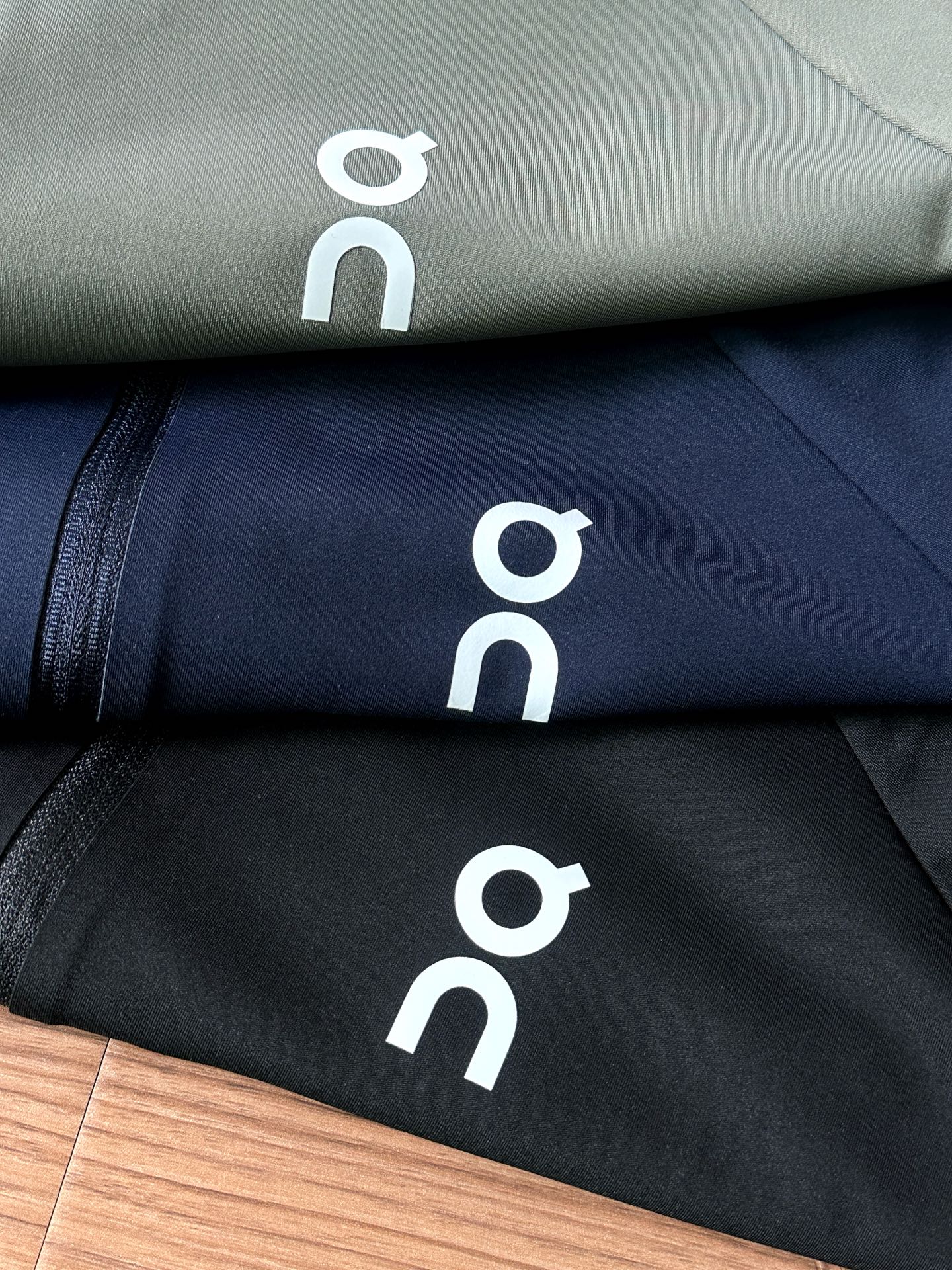 On Running Autumn/Winter Top: Light Fleece Warm Long-Sleeved Sweatshirt