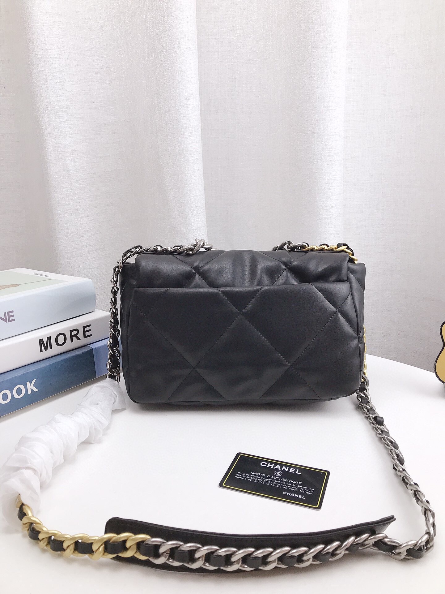 Chanel19 chain crossbody bag 25cm