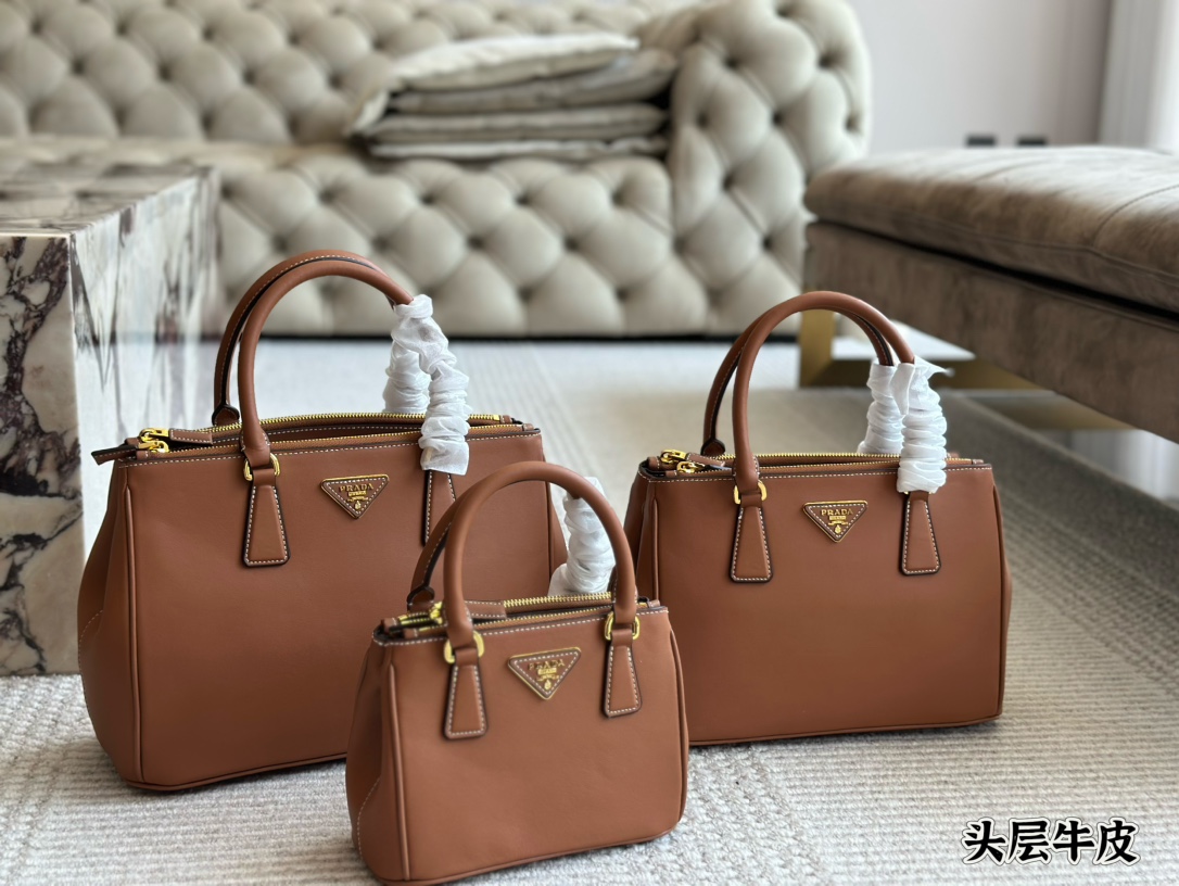 Prada shoulder handbag cowhide