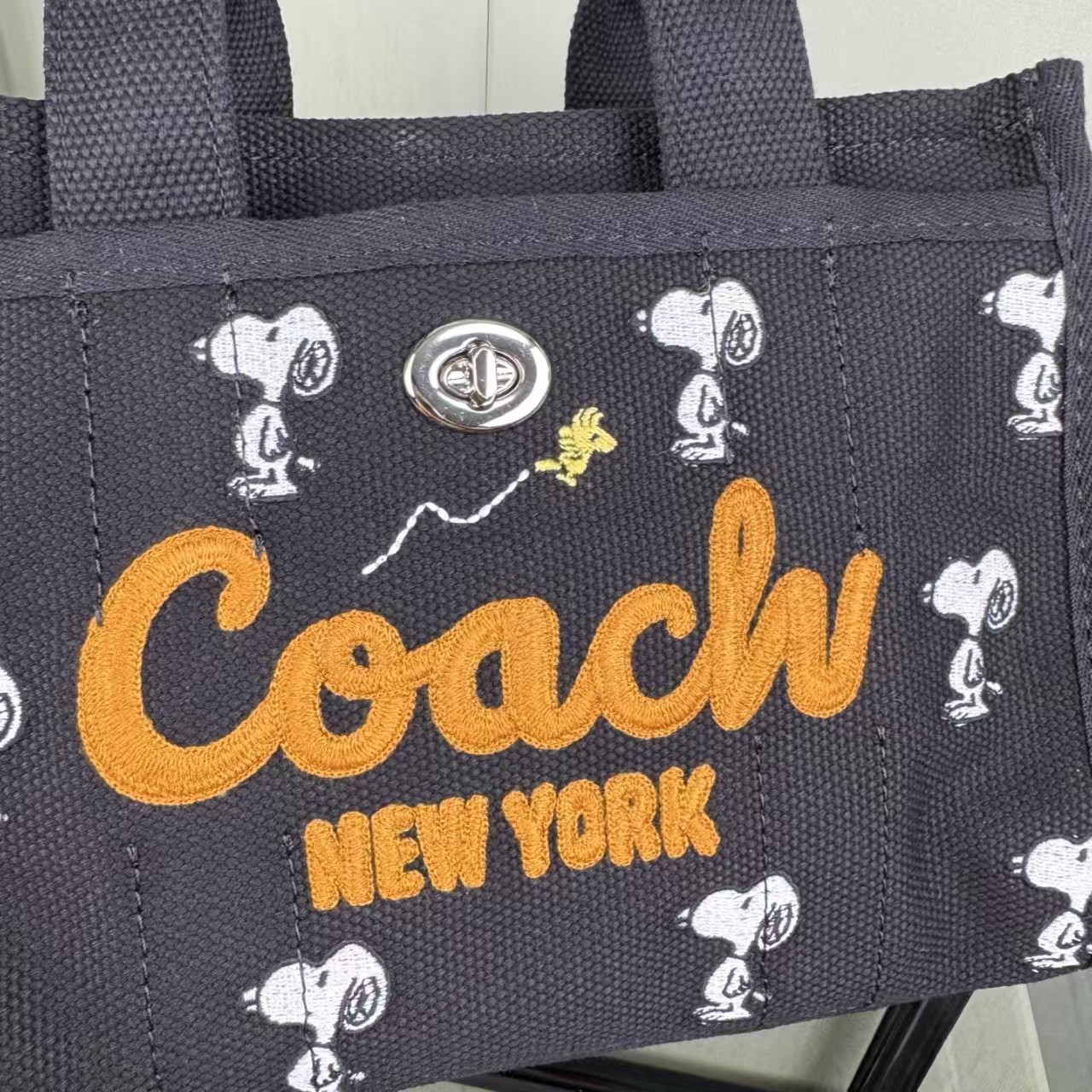 Coach CBF70 Snoopy embroider tote bag