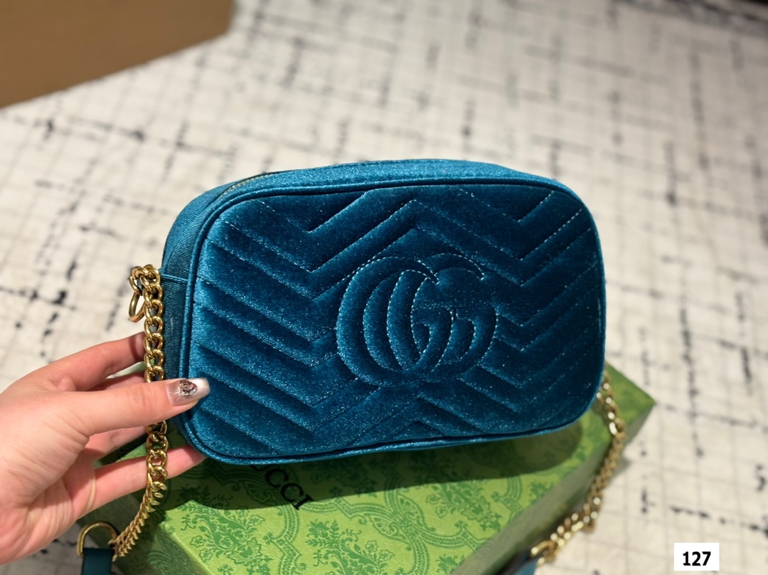 GUCCI velvet camera bag