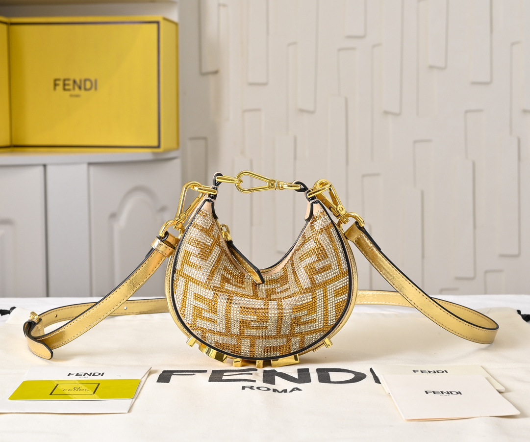 FENDI praphy armpit chain bag